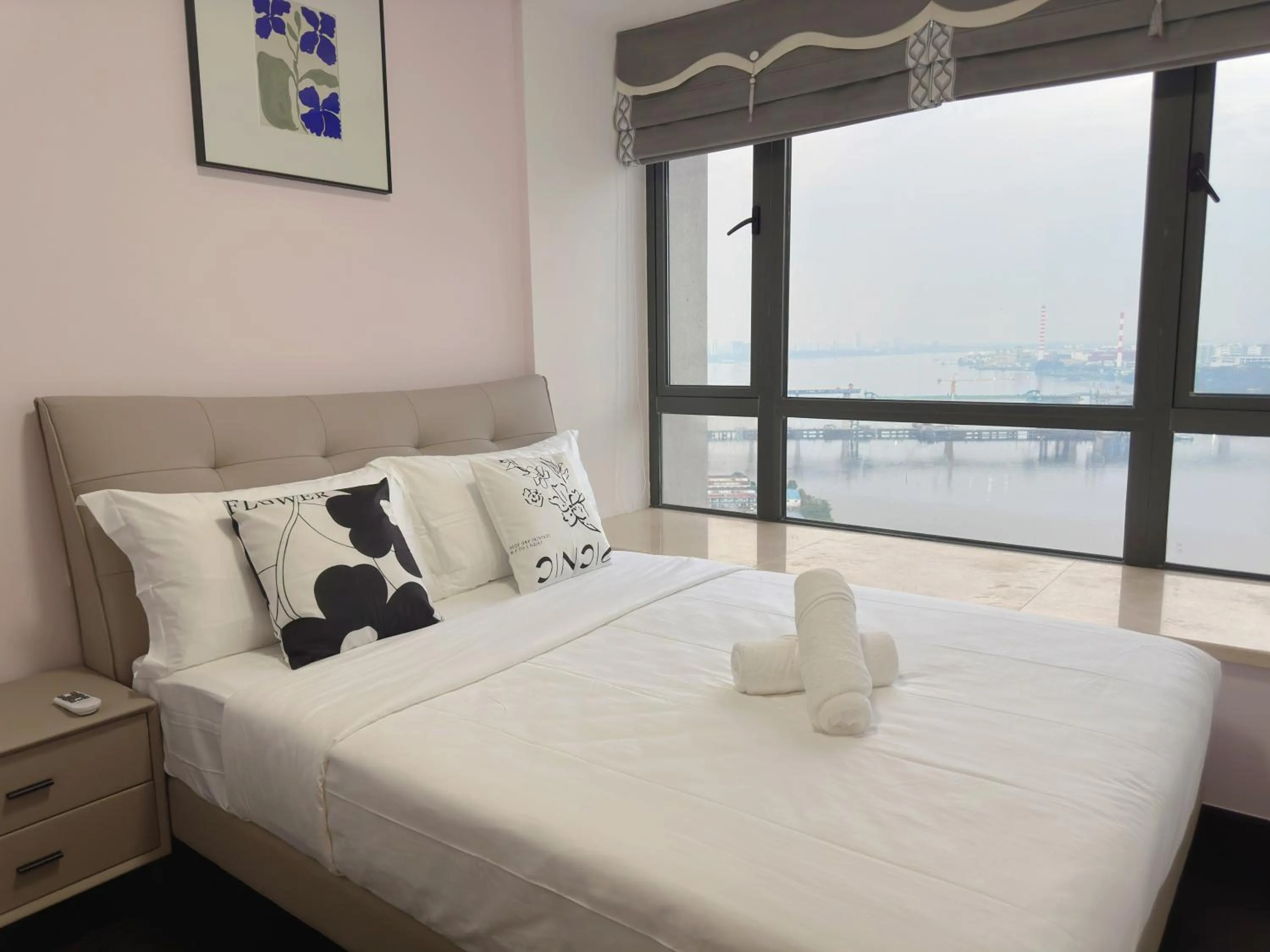 Bed in R&F Princess Cove Superior Homestay Nearby CIQ By Han Lin Sojourn