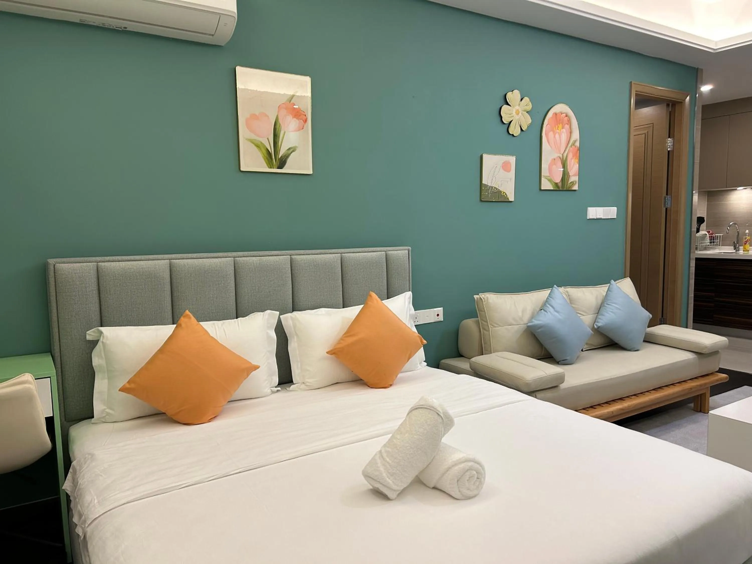 Bed in R&F Princess Cove Superior Homestay Nearby CIQ By Han Lin Sojourn