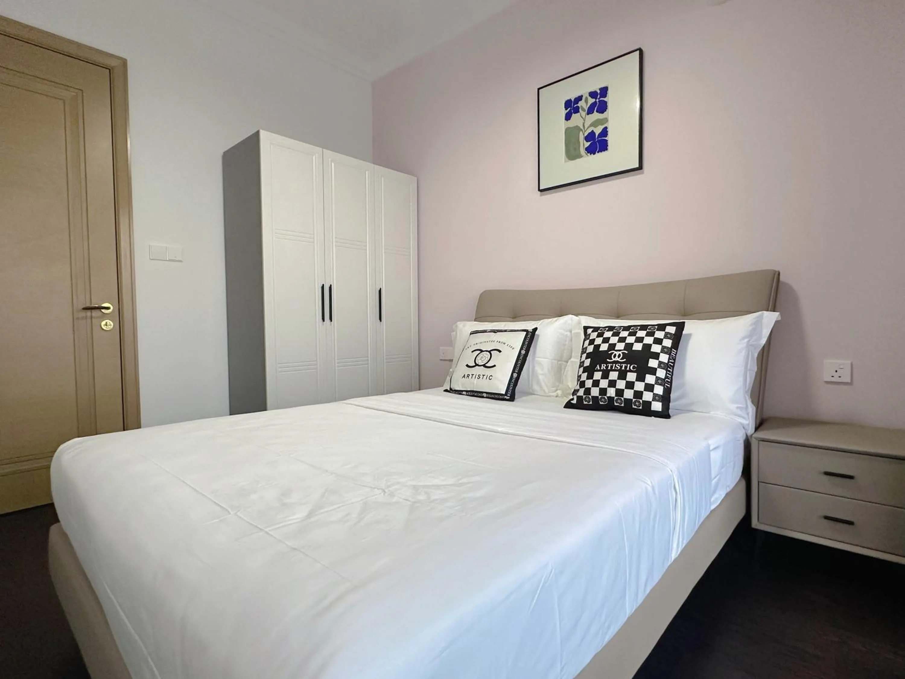 Bed in R&F Princess Cove Superior Homestay Nearby CIQ By Han Lin Sojourn