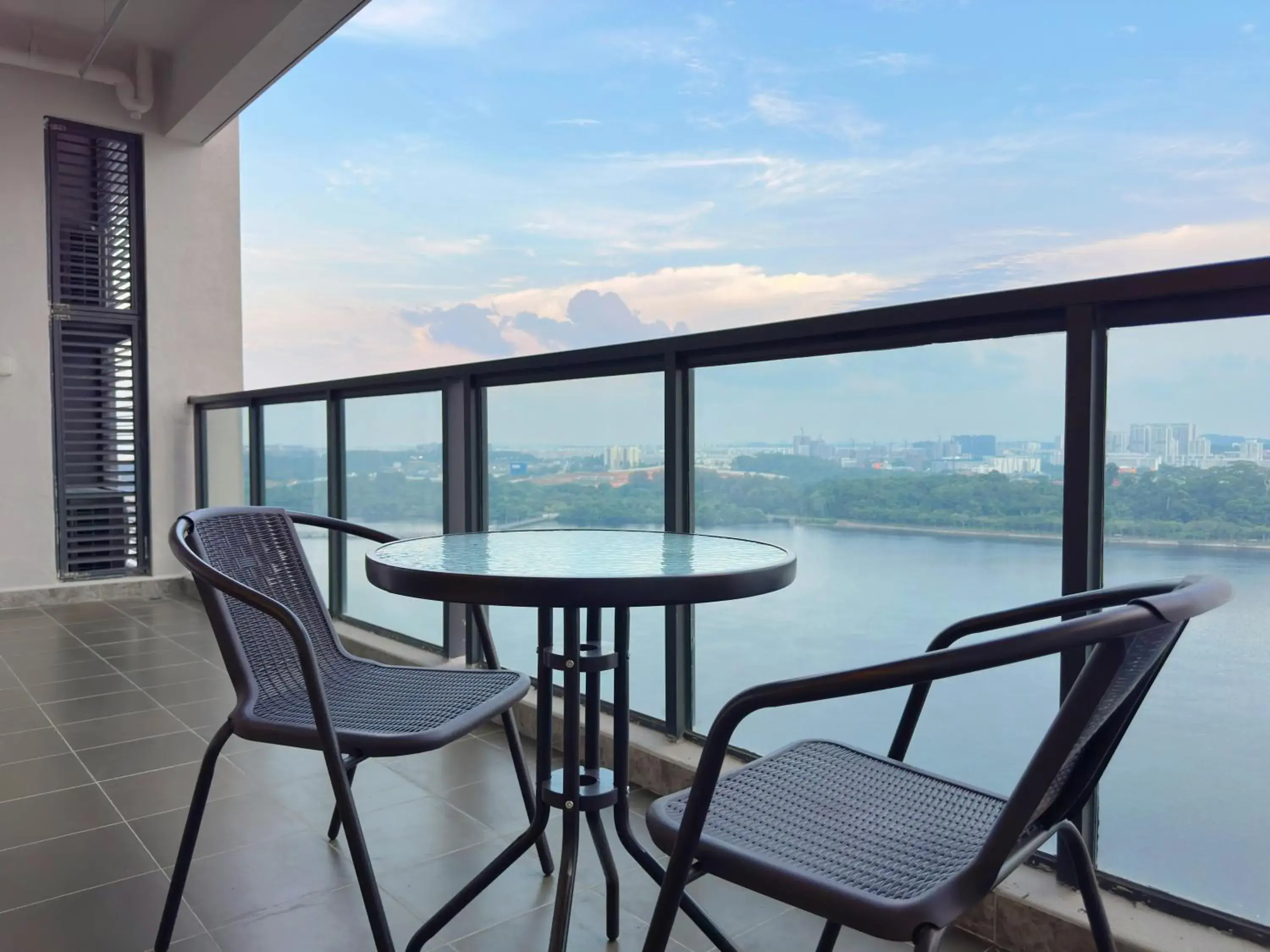 Three-Bedroom Apartment with Sea View in R&F Princess Cove Superior Homestay Nearby CIQ By Han Lin Sojourn Three-Bedroom Apartment with Sea View in R&F Princess Cove Superior Homestay Nearby CIQ By Han Lin Sojourn