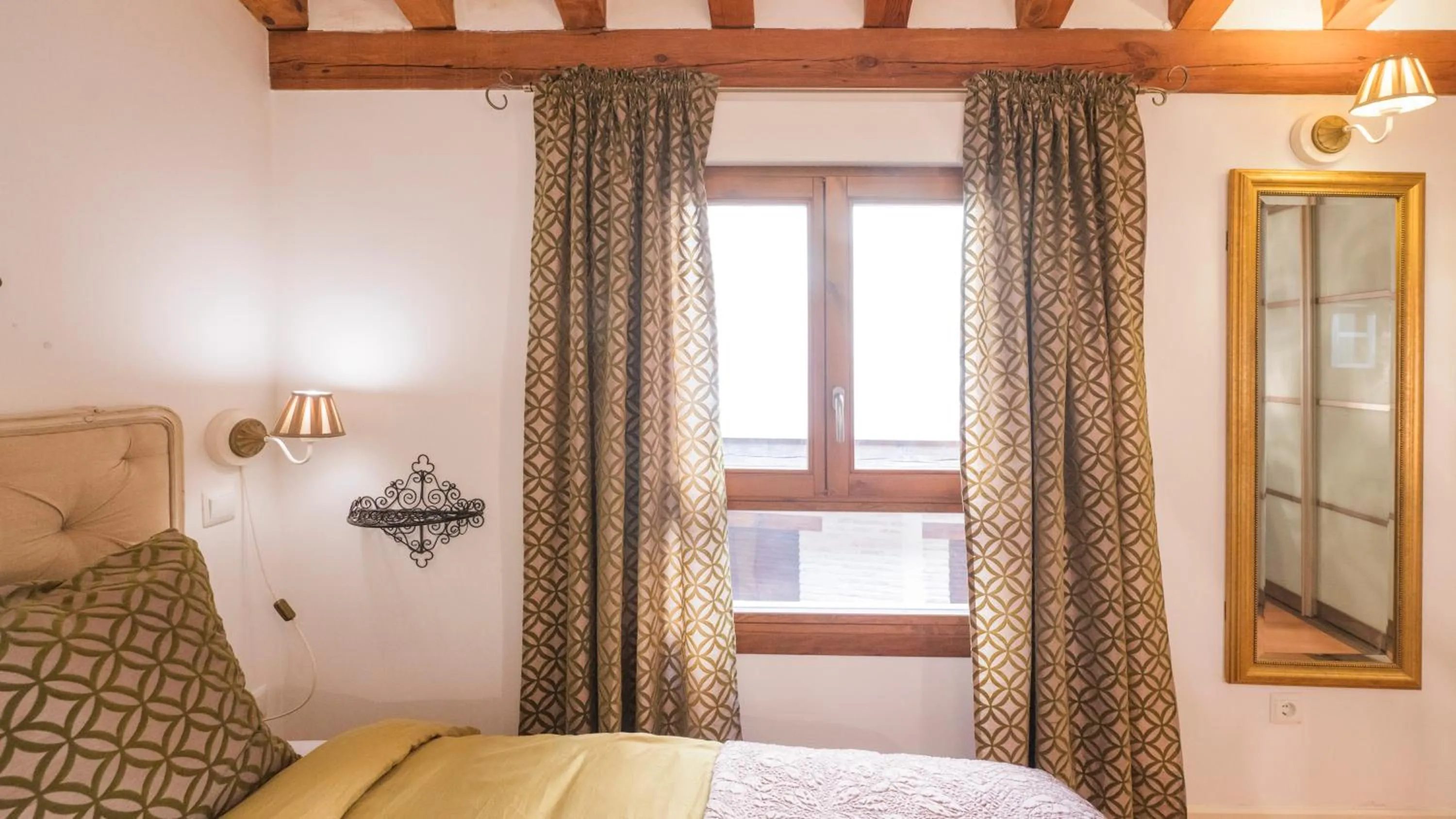 Bed in El Capricho de Toledo
