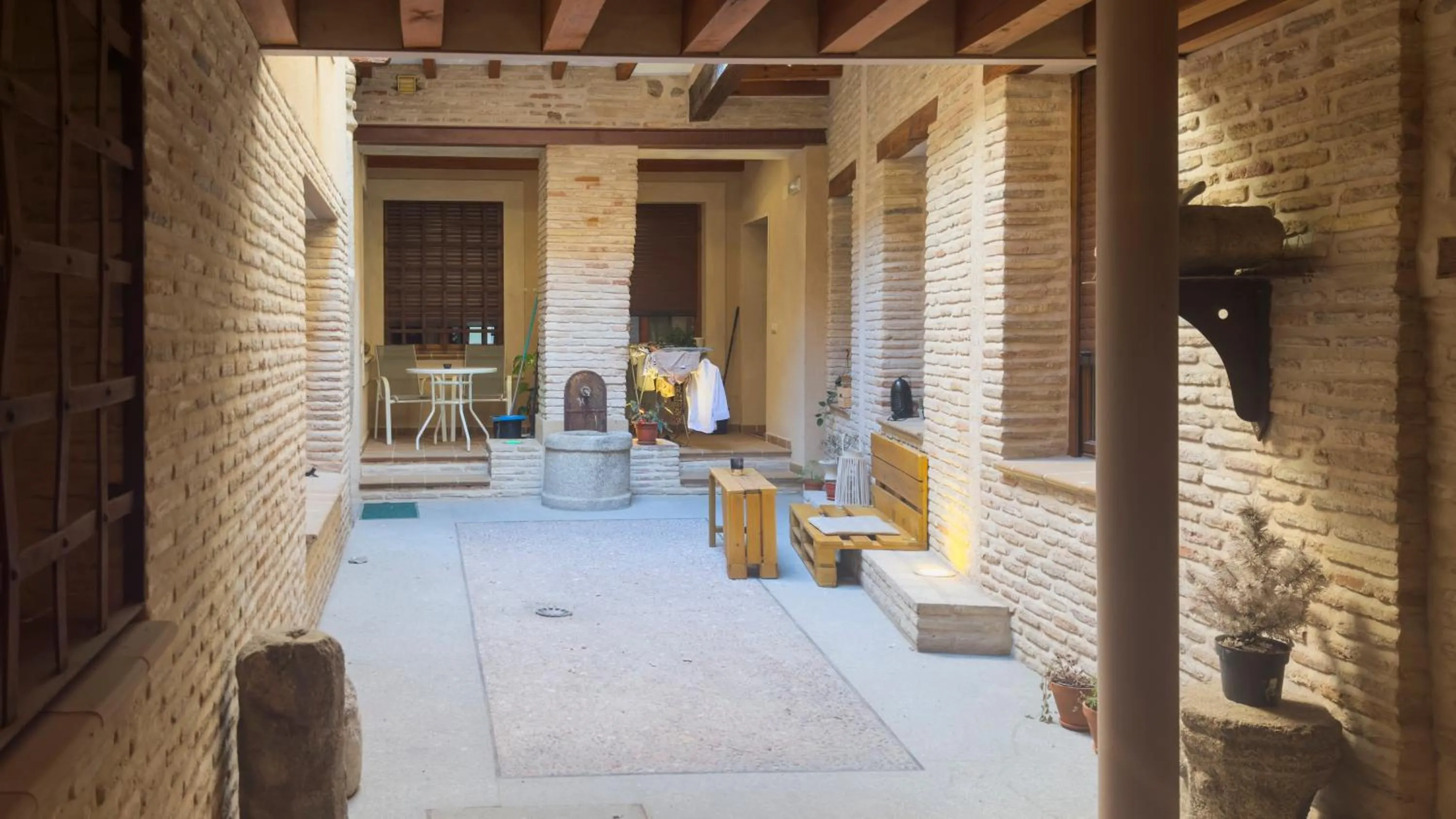 Patio in El Capricho de Toledo
