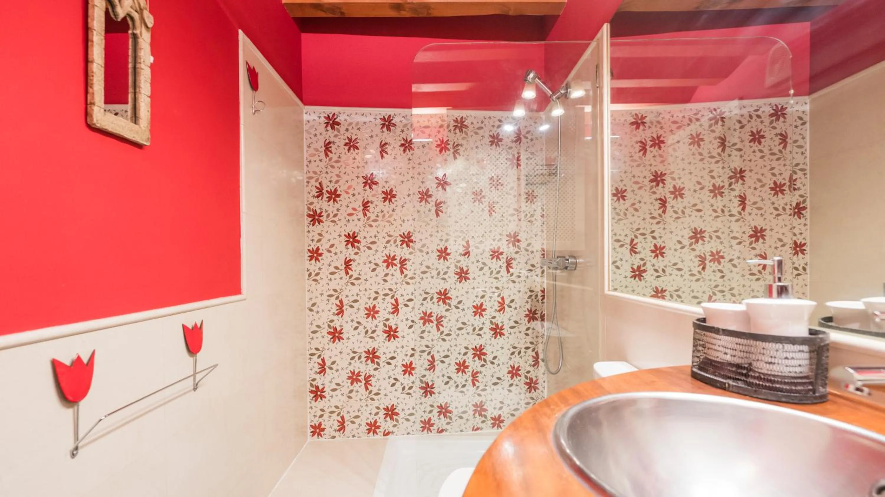 Shower in El Capricho de Toledo