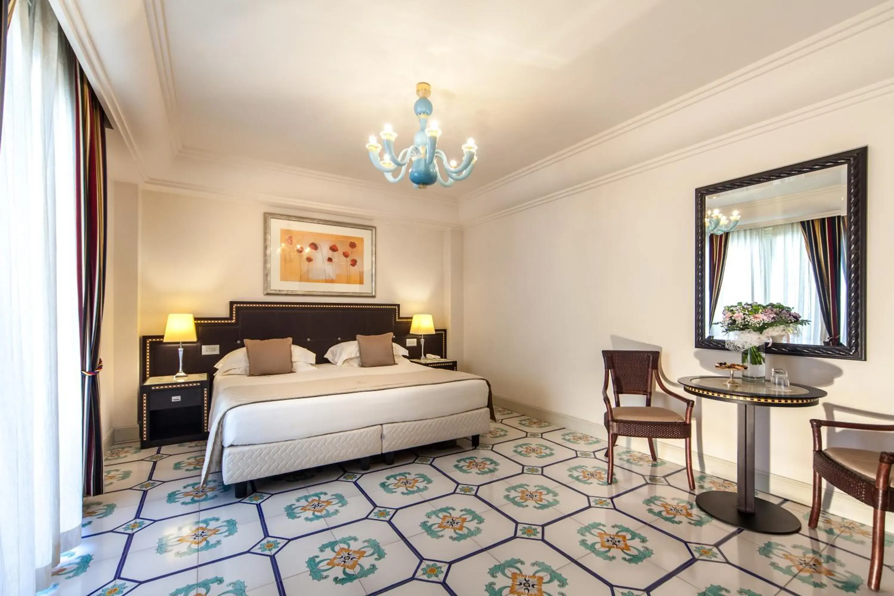 Photo of the whole room, Bed in Palace Hotel Photo of the whole room, Bed in Palace Hotel