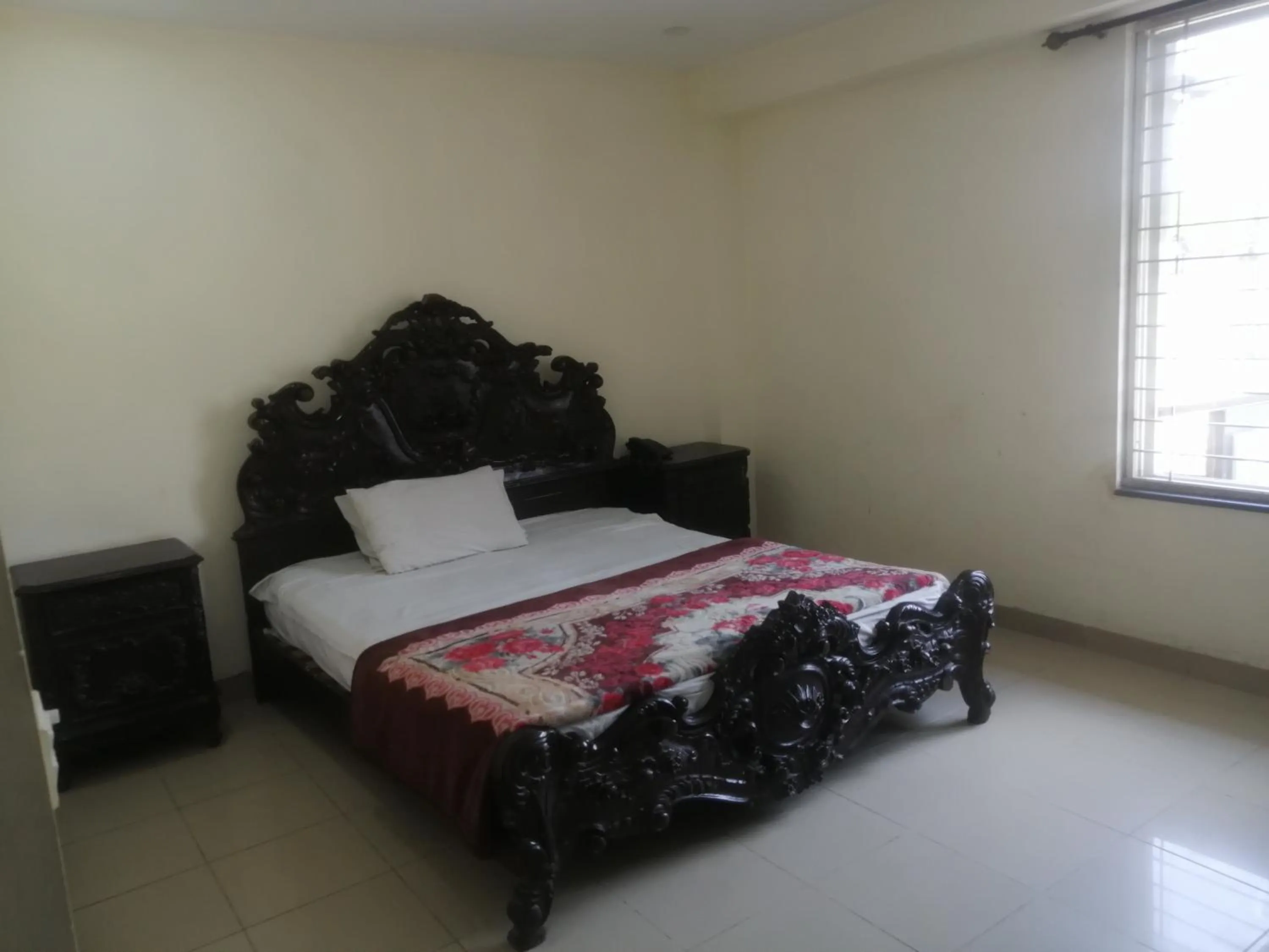 Bed in Fortville Hotel