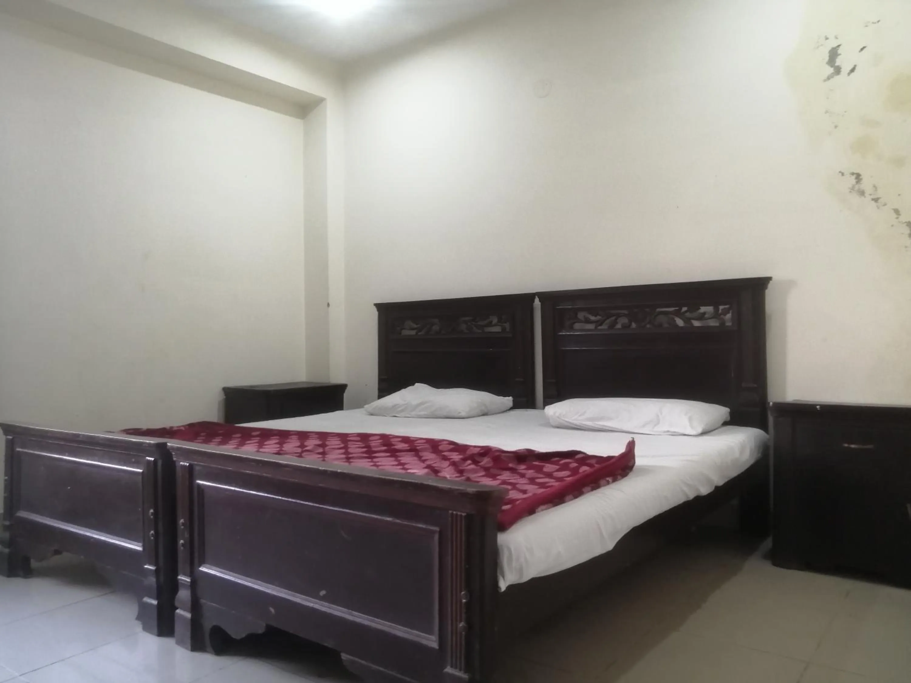 Bed in Fortville Hotel