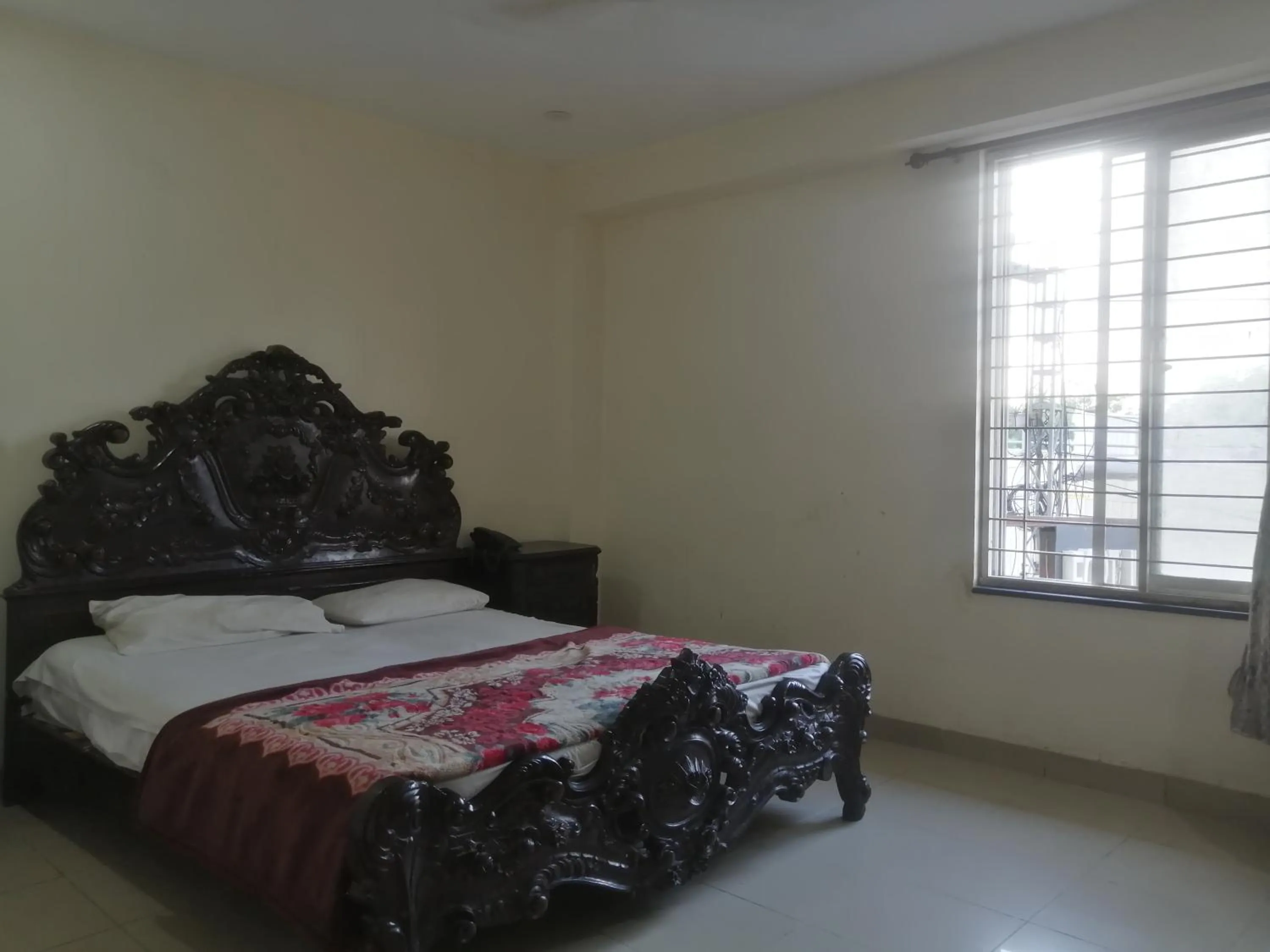 Bed in Fortville Hotel