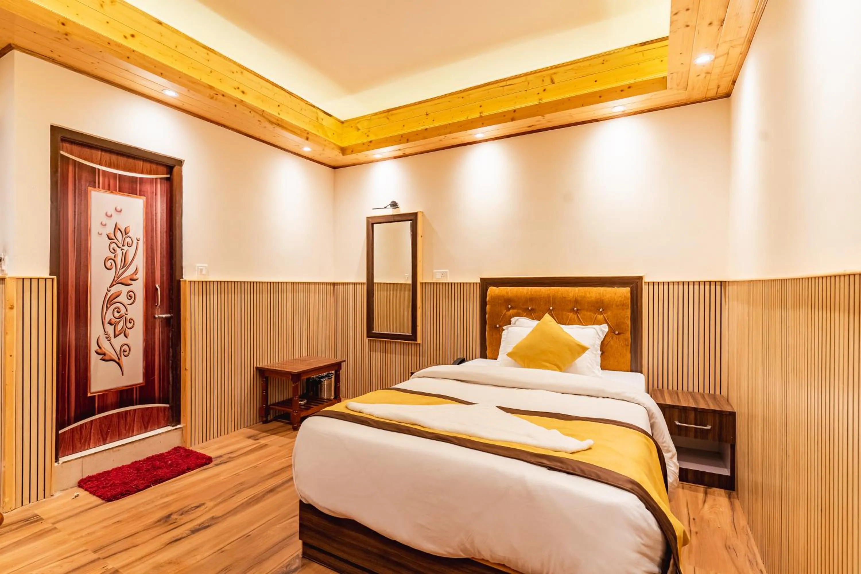 Bed in The Golden Retreat Hotel in Pelling