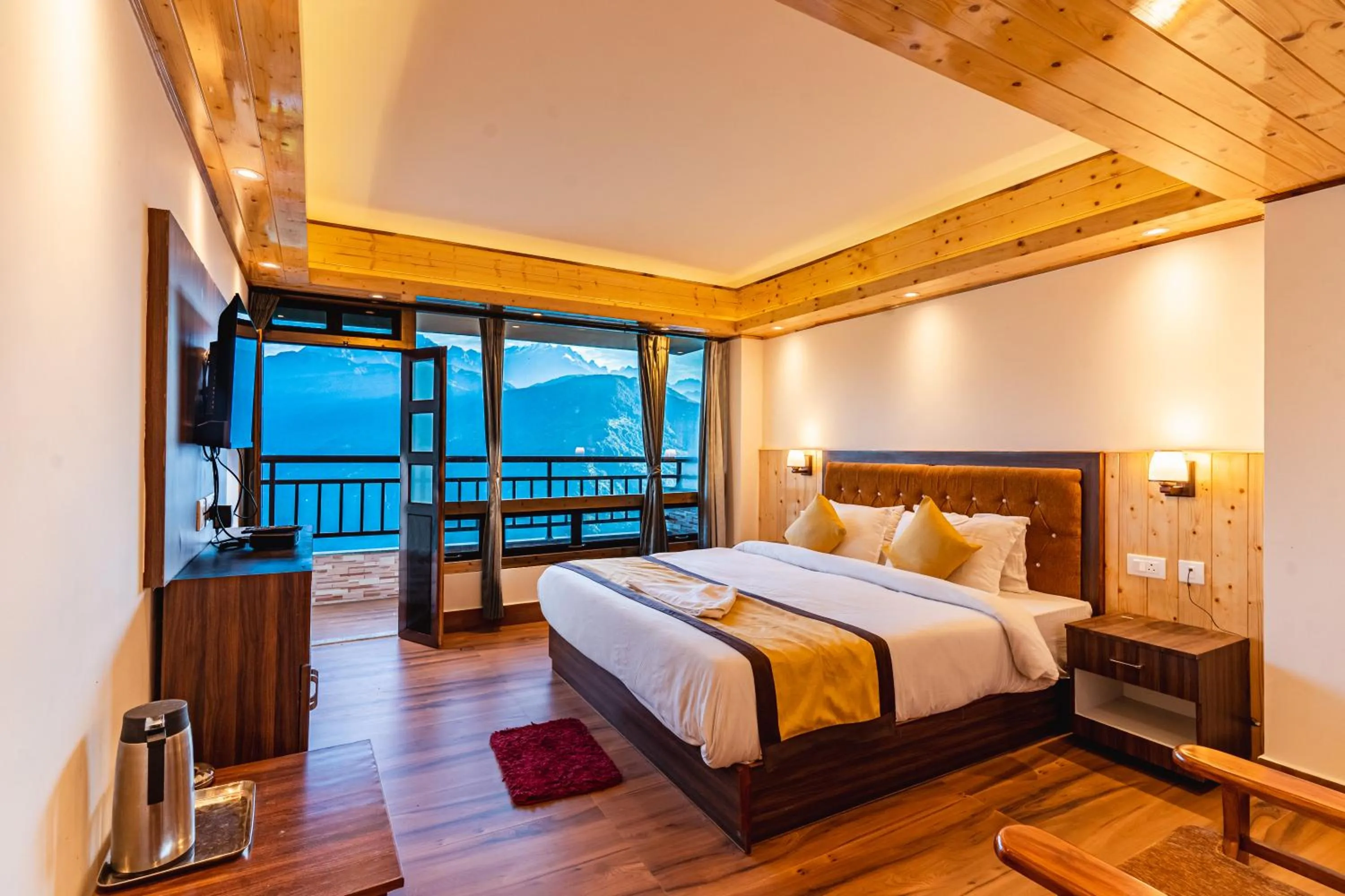 Bedroom, Bed in The Golden Retreat Hotel in Pelling