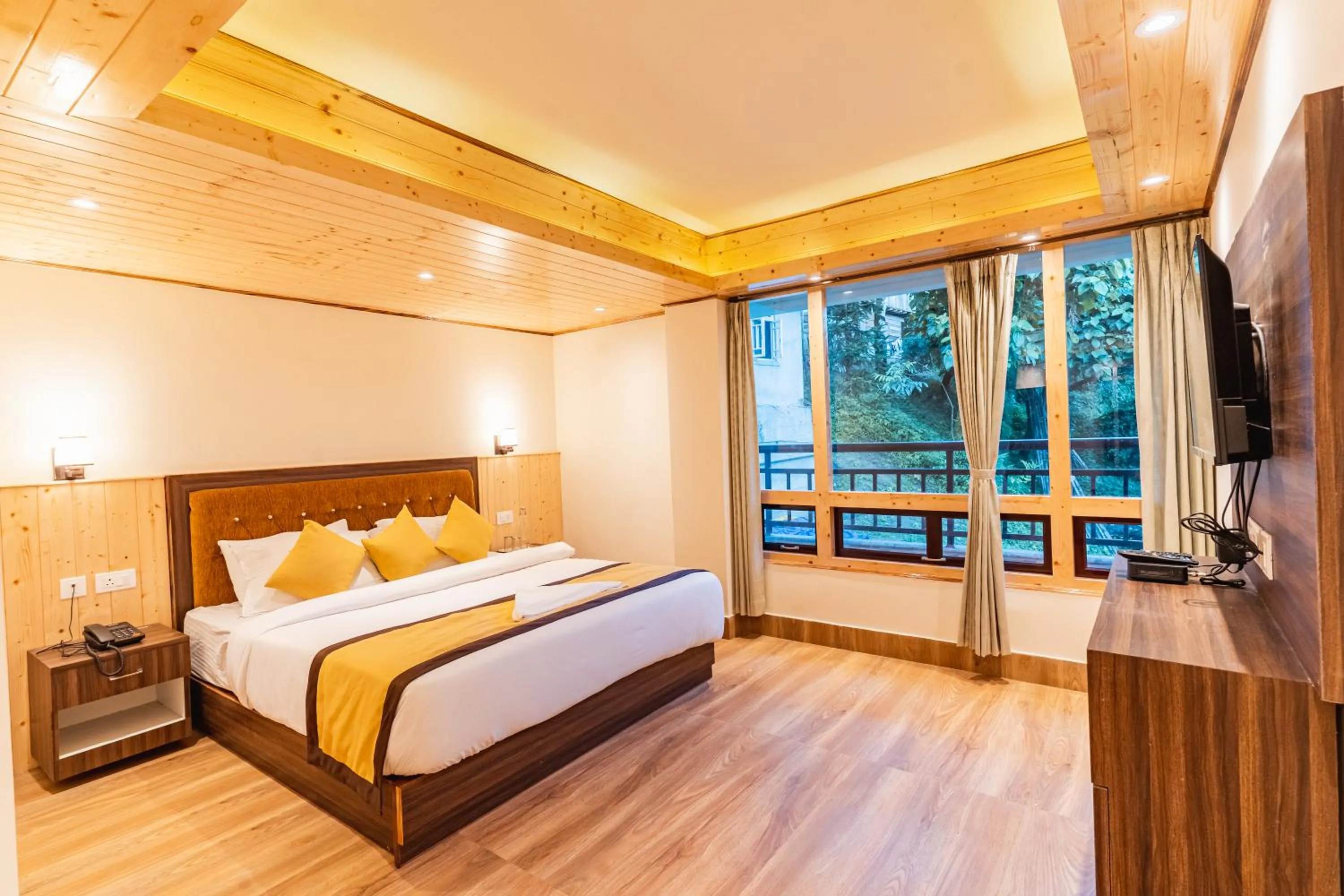 Bedroom, Bed in The Golden Retreat Hotel in Pelling