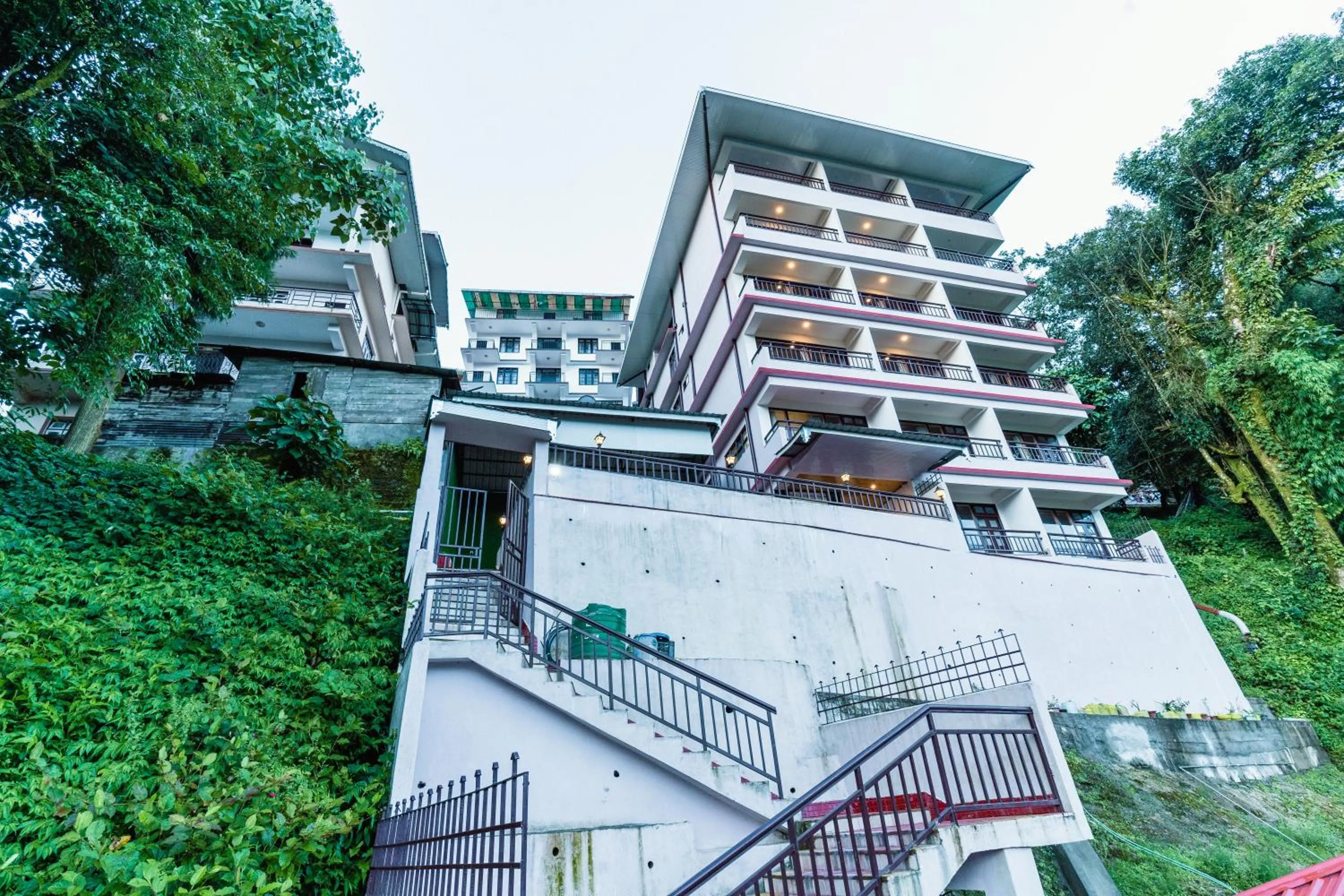 Property building in The Golden Retreat Hotel in Pelling