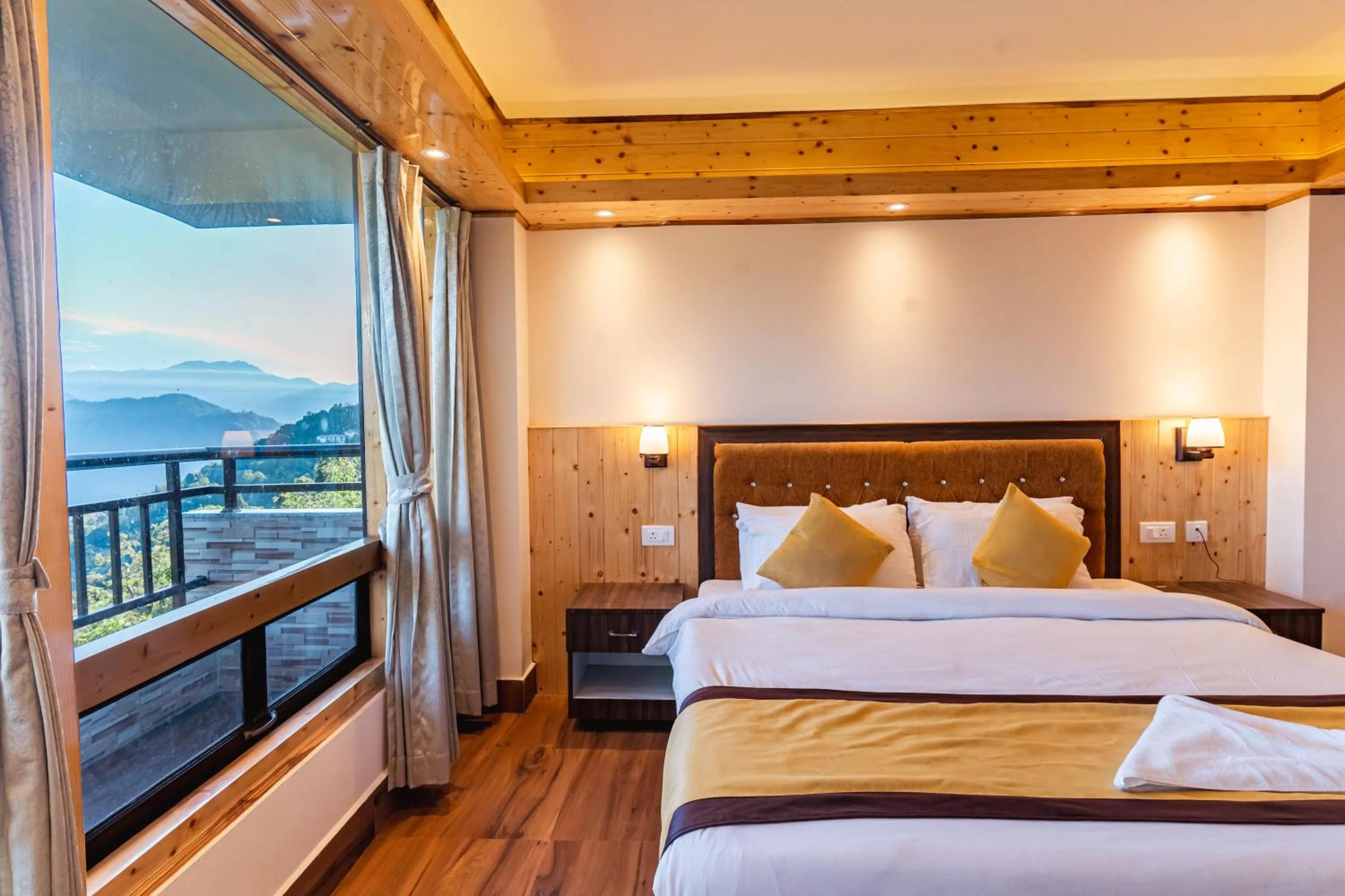 Bedroom, Bed in The Golden Retreat Hotel in Pelling