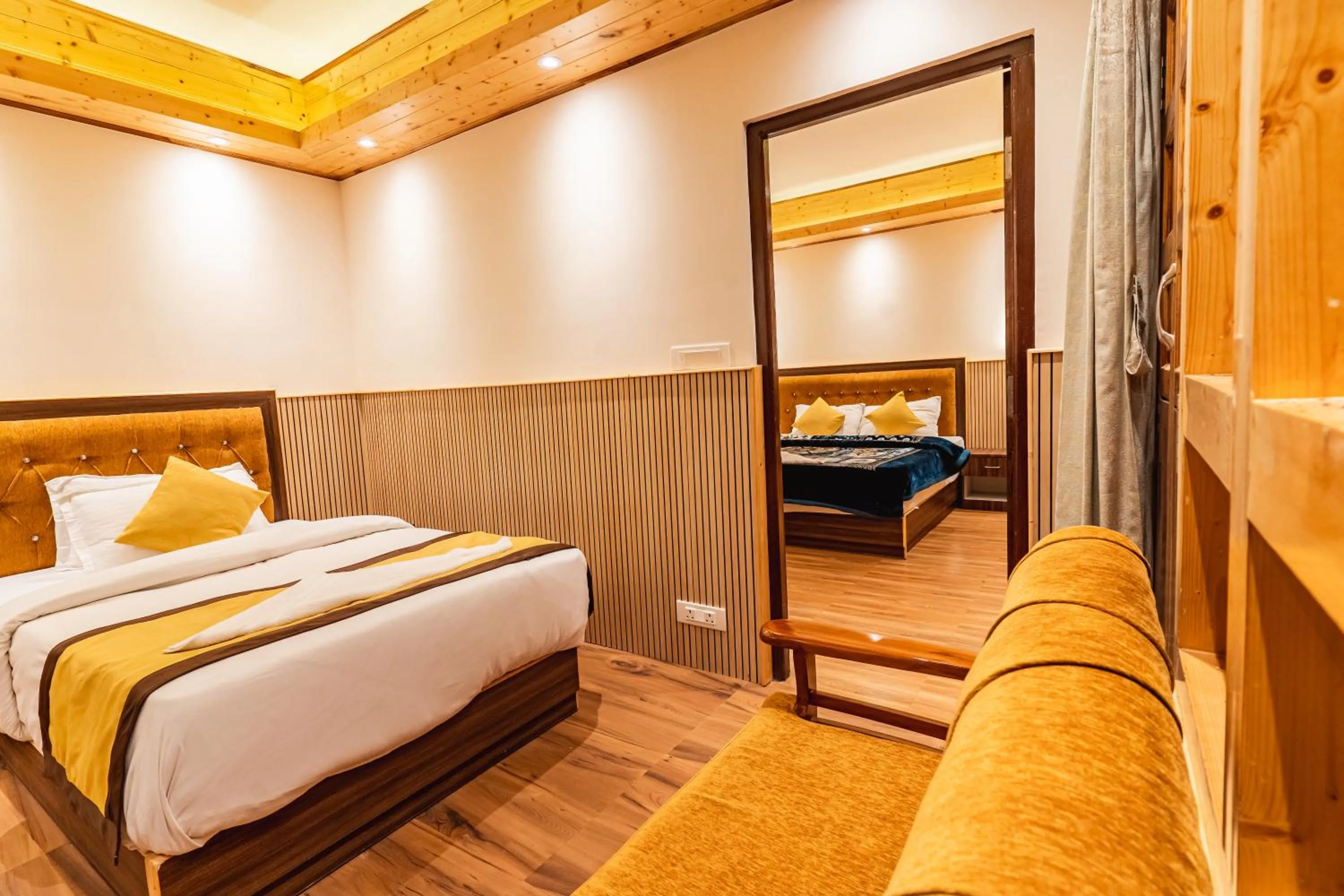Bedroom, Bed in The Golden Retreat Hotel in Pelling