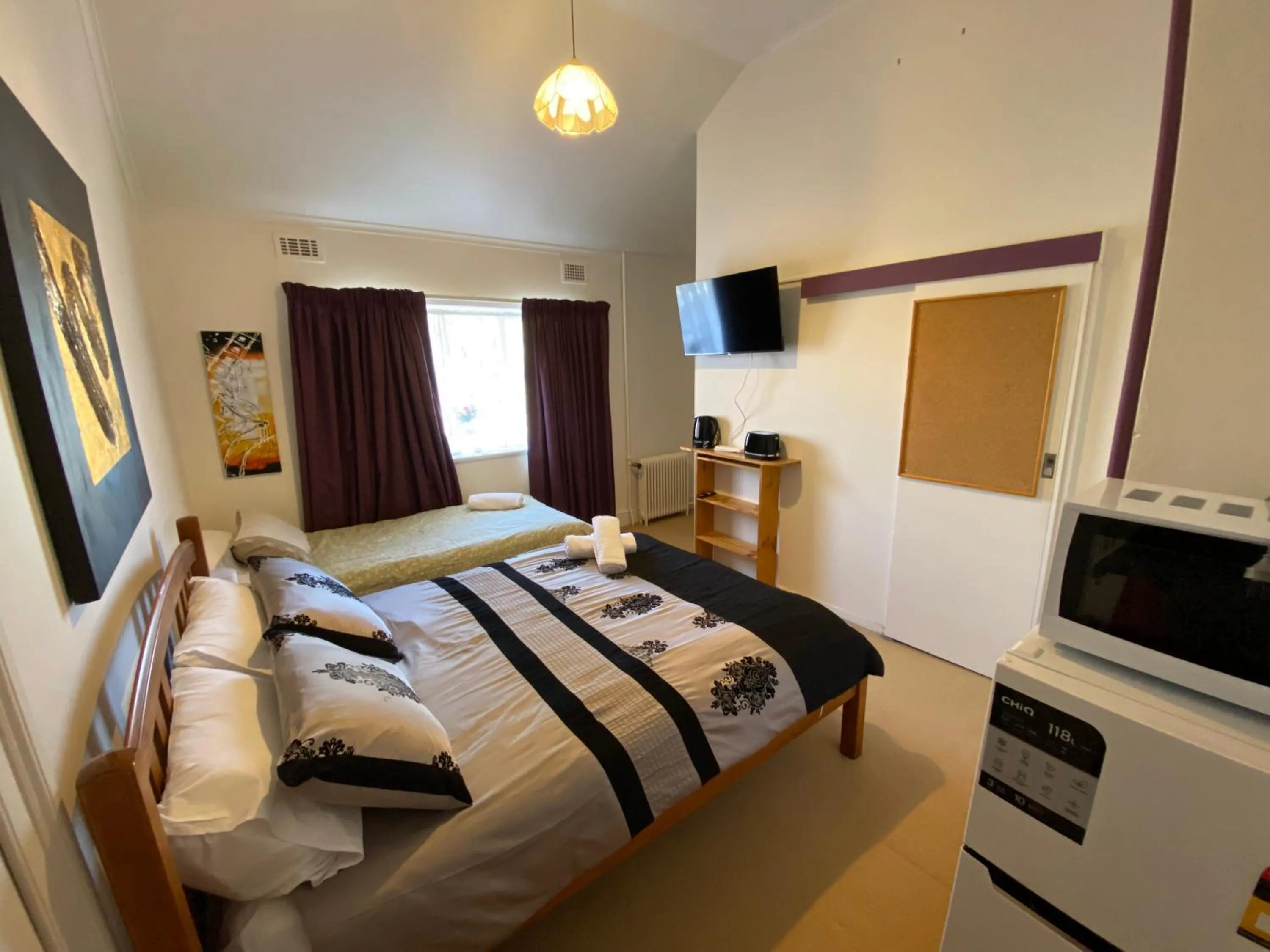 Deluxe Triple Room in Ellstanmor Guesthouse Cooma