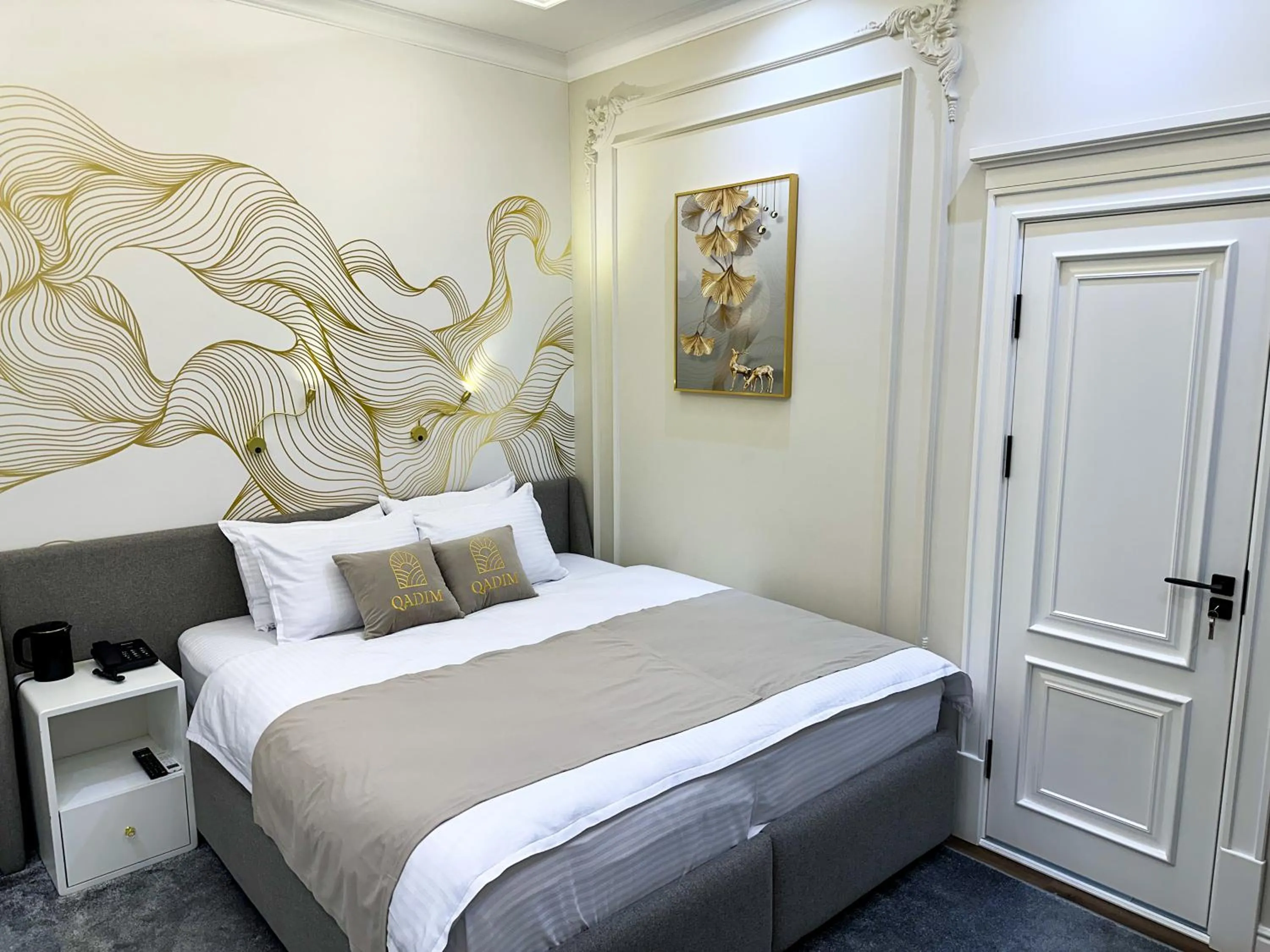 Bathroom, Bed in Qadim Hotel