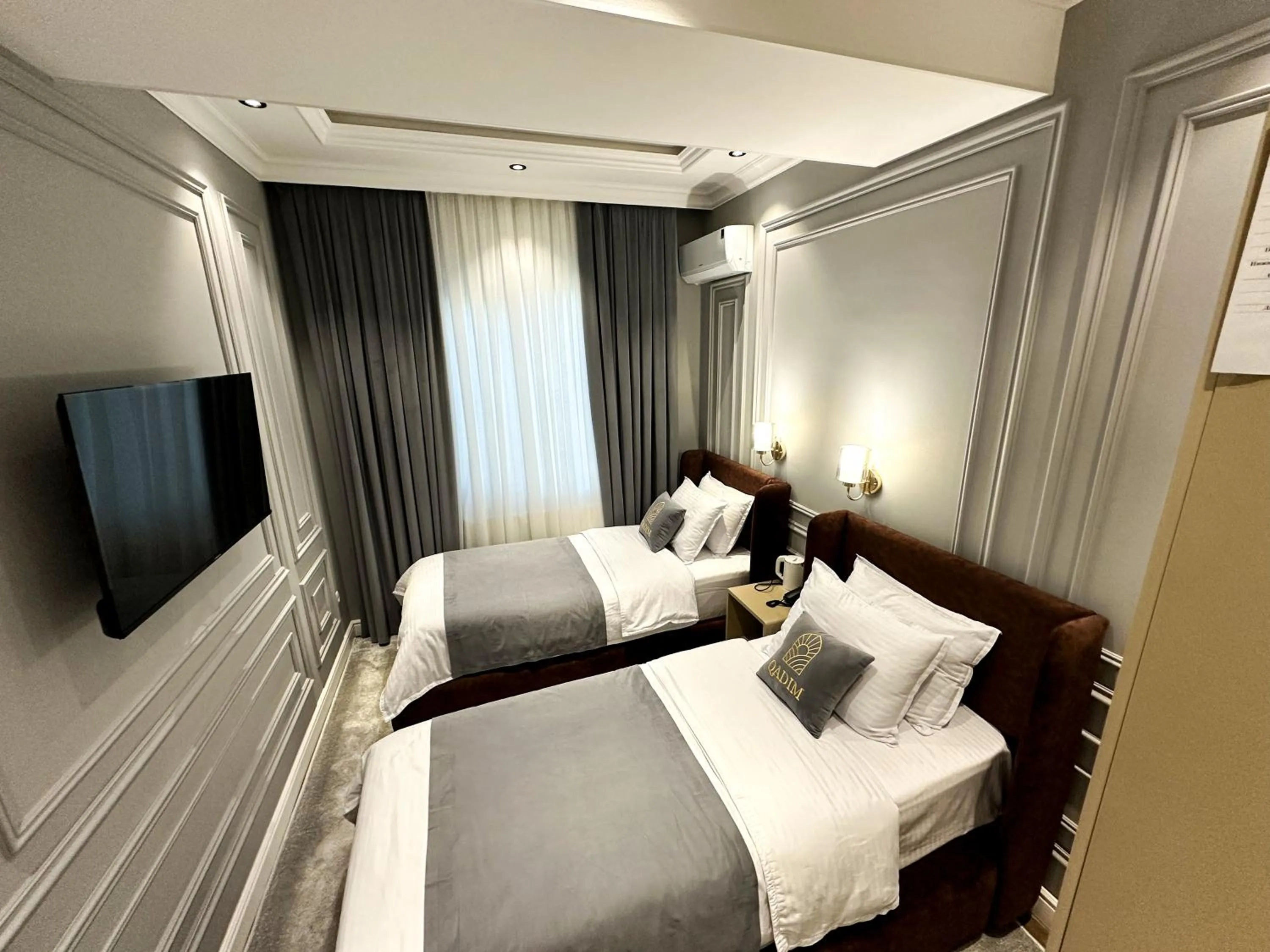 Photo of the whole room, Bed in Qadim Hotel