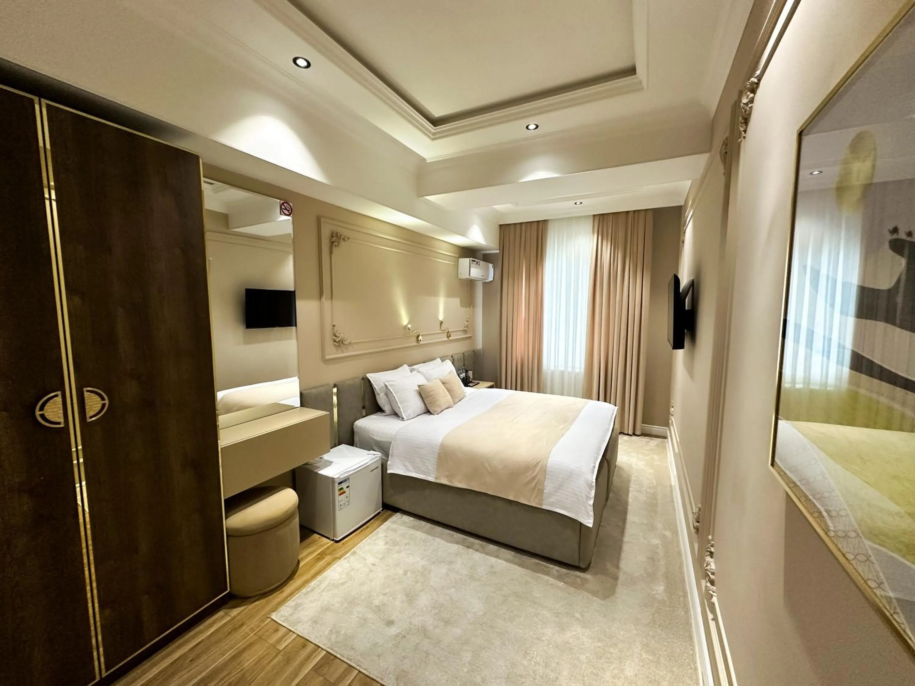 TV and multimedia, Bed in Qadim Hotel