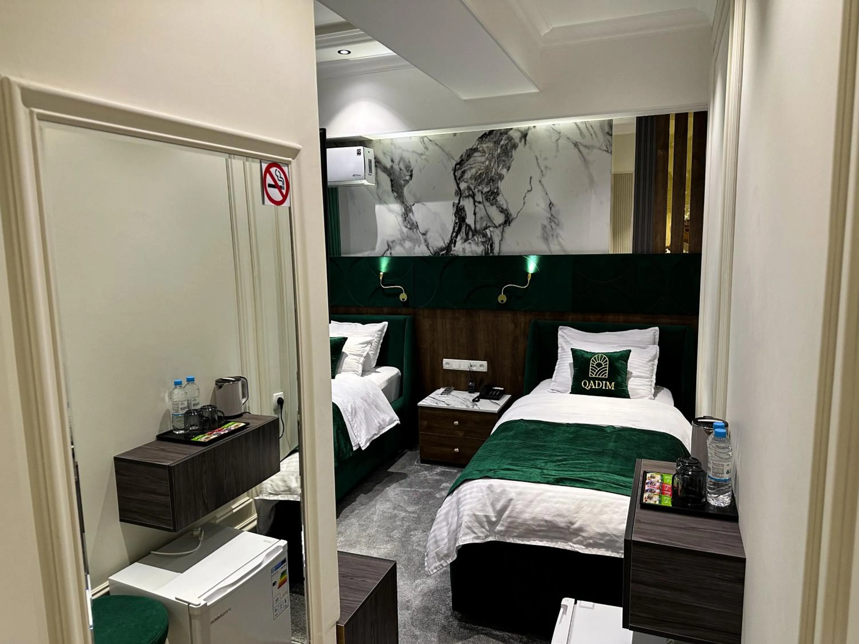 Photo of the whole room, Bed in Qadim Hotel