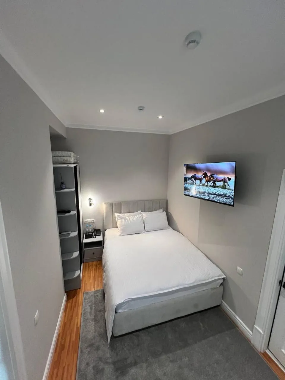 TV and multimedia, Bed in Qadim Hotel