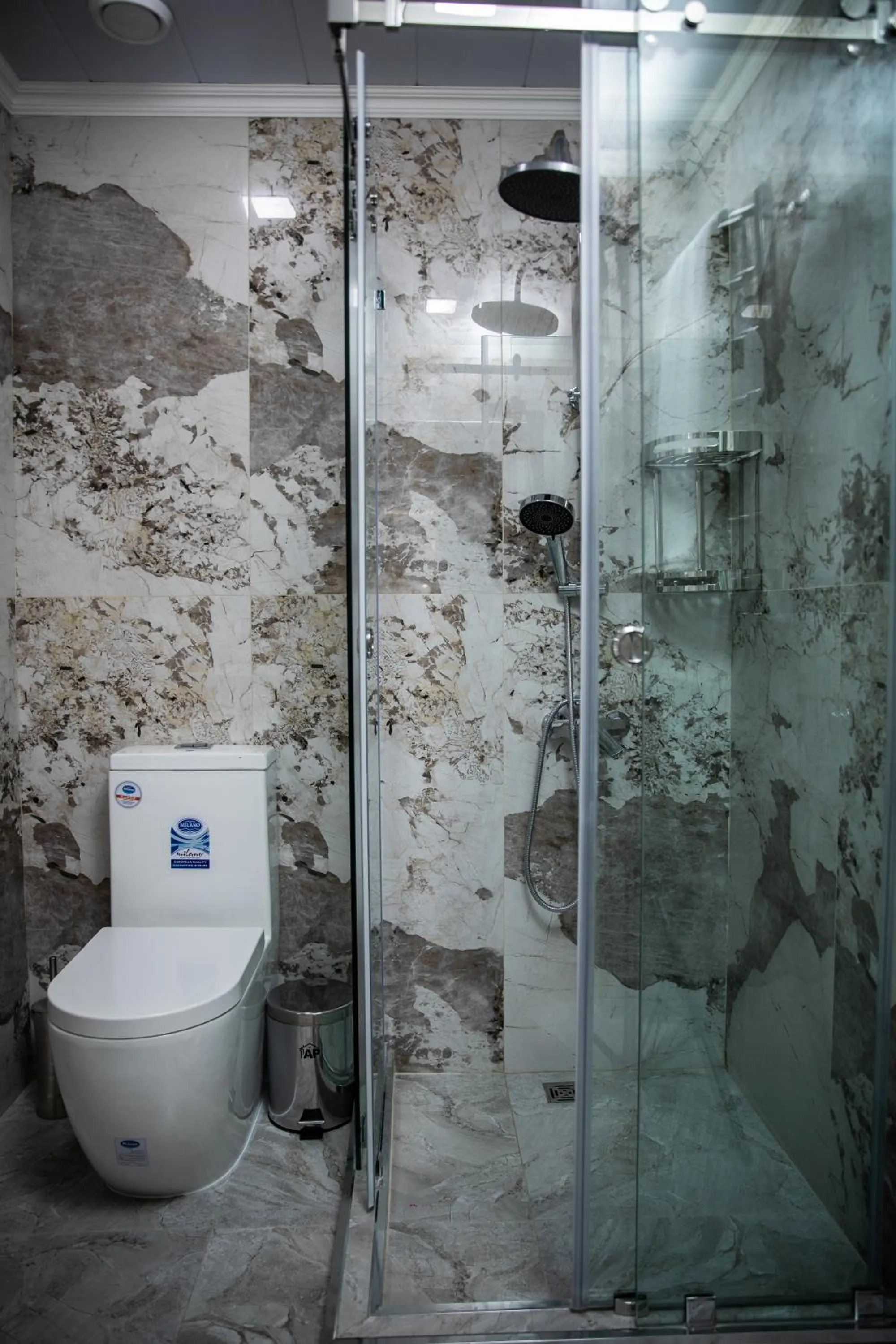 Shower in Qadim Hotel