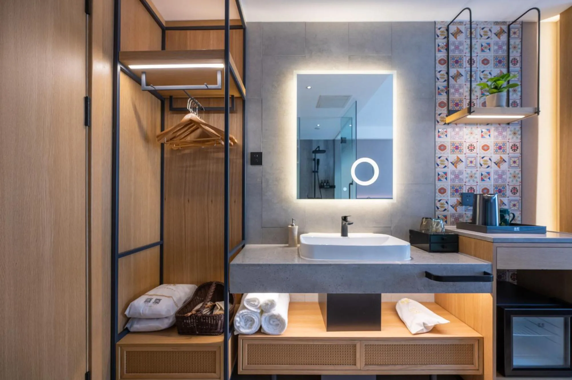 wardrobe, Bed in True Go Hotel Beijing Jianguomen Pediatric Institute