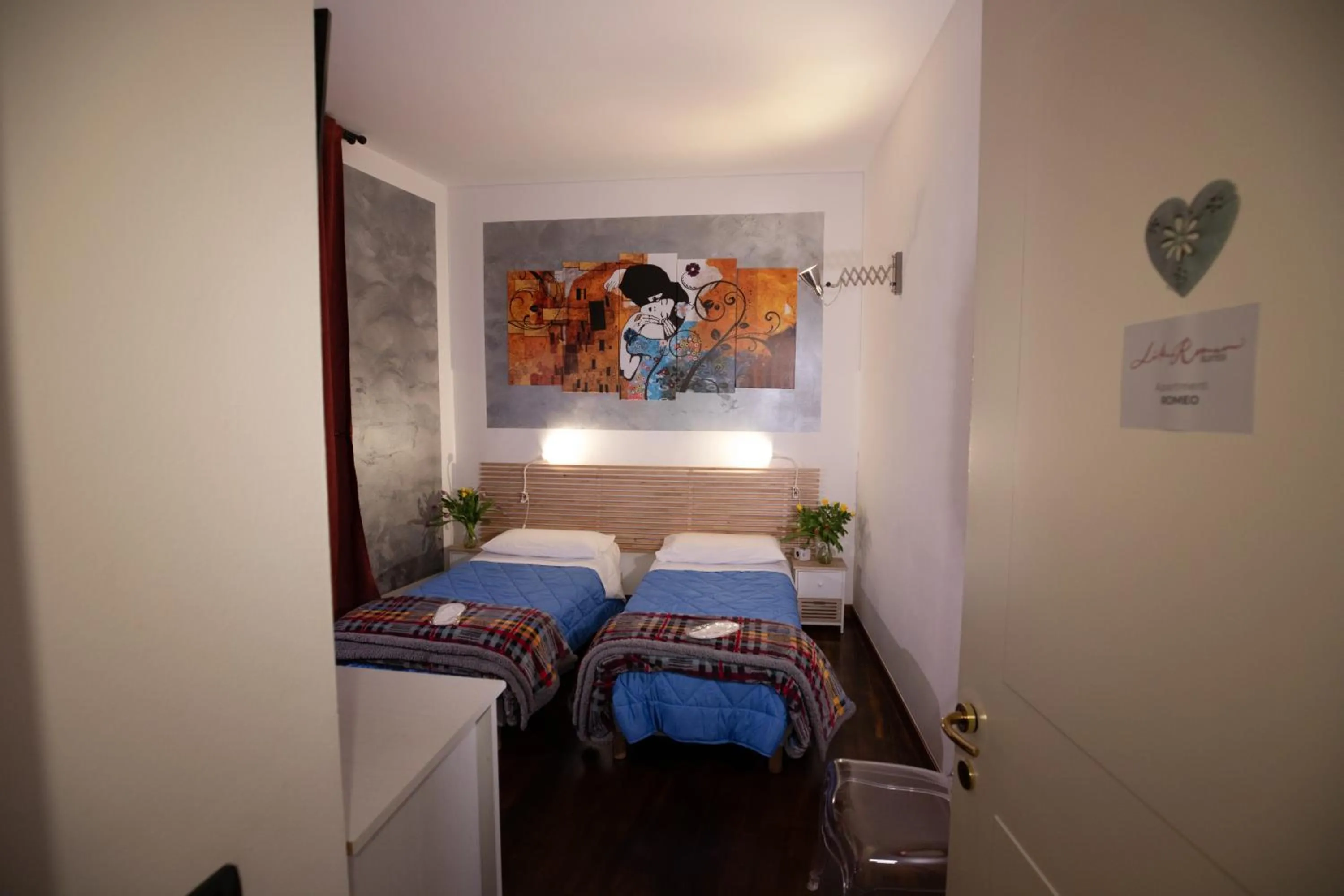 Bedroom, Bed in Like Romeo Suites