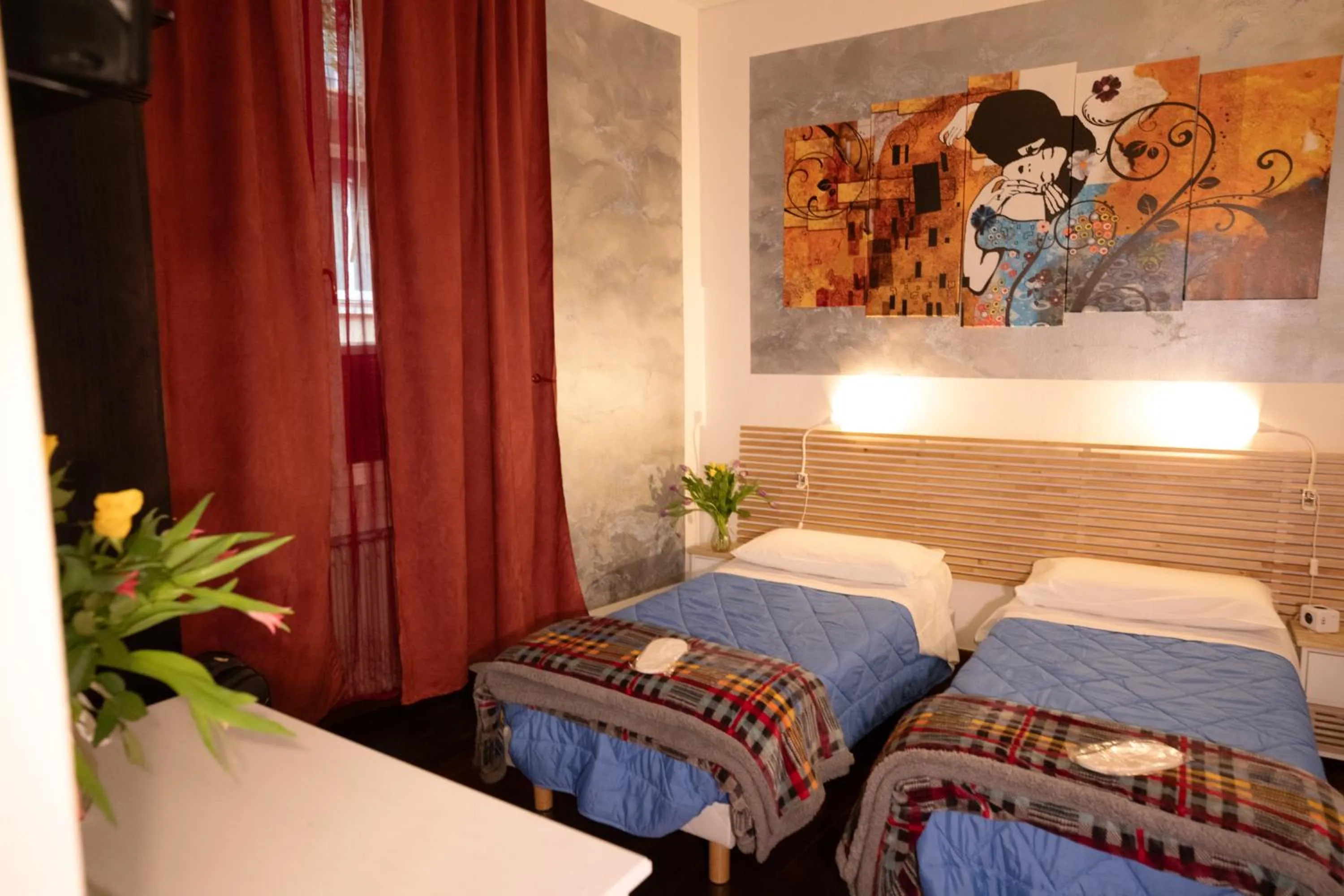 Bedroom, Bed in Like Romeo Suites