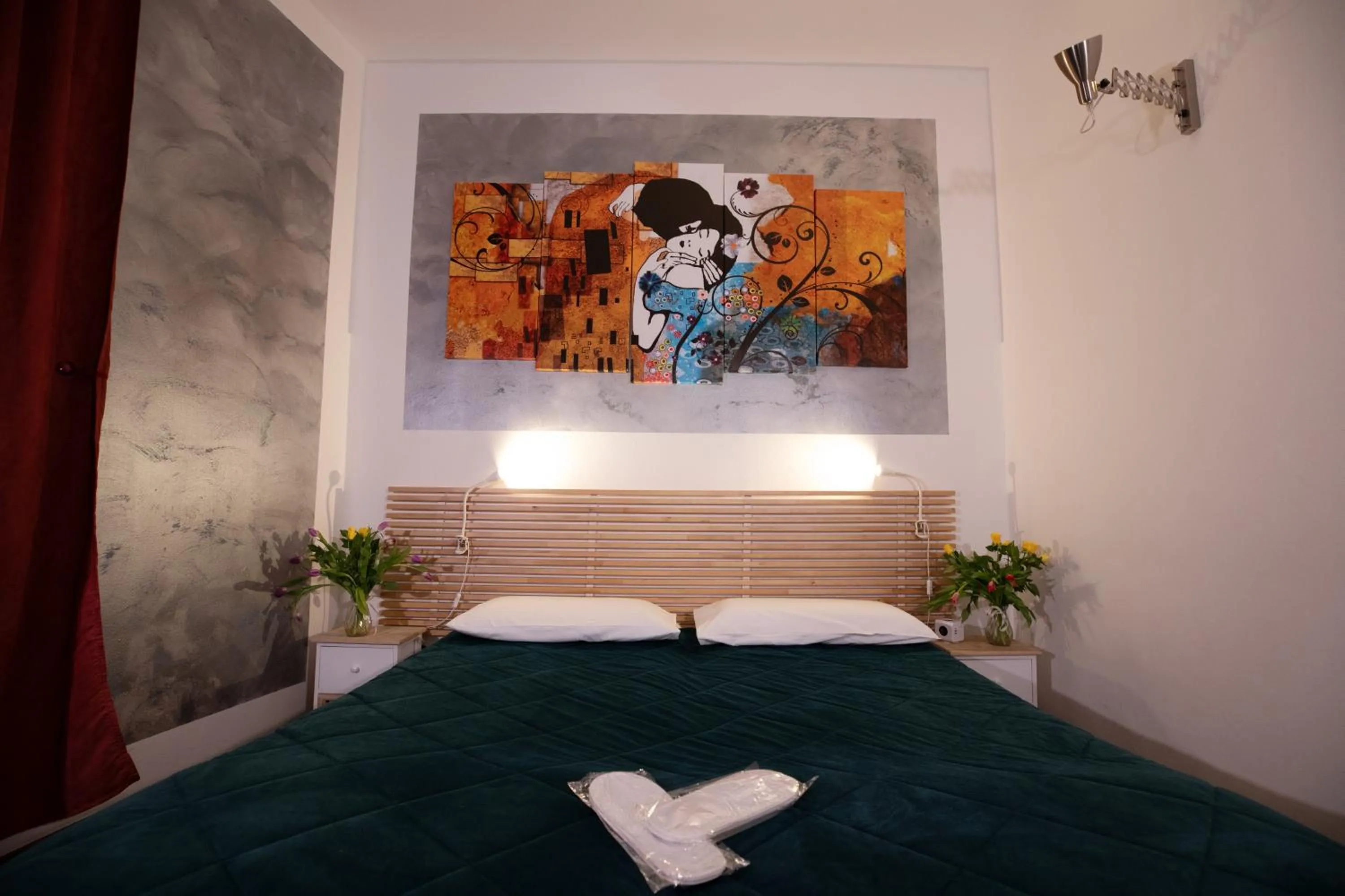 Bedroom, Bed in Like Romeo Suites