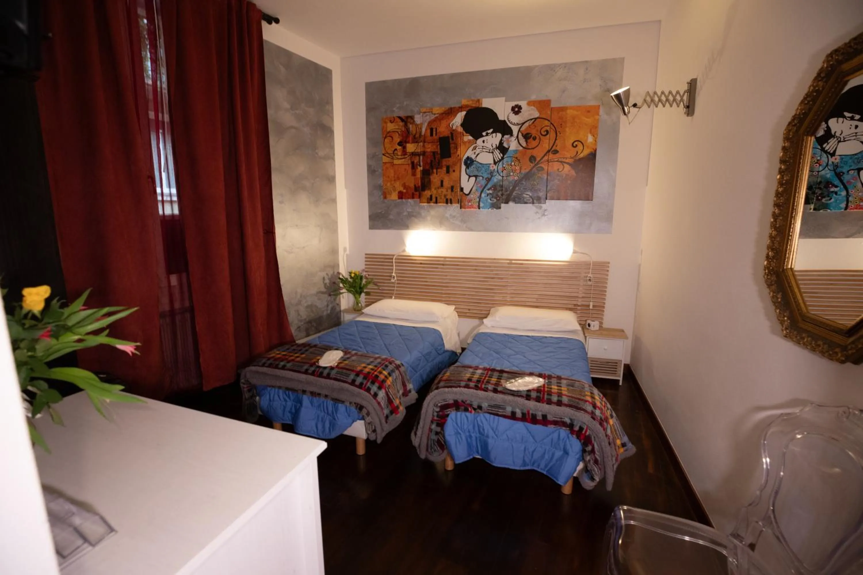 Bedroom, Bed in Like Romeo Suites