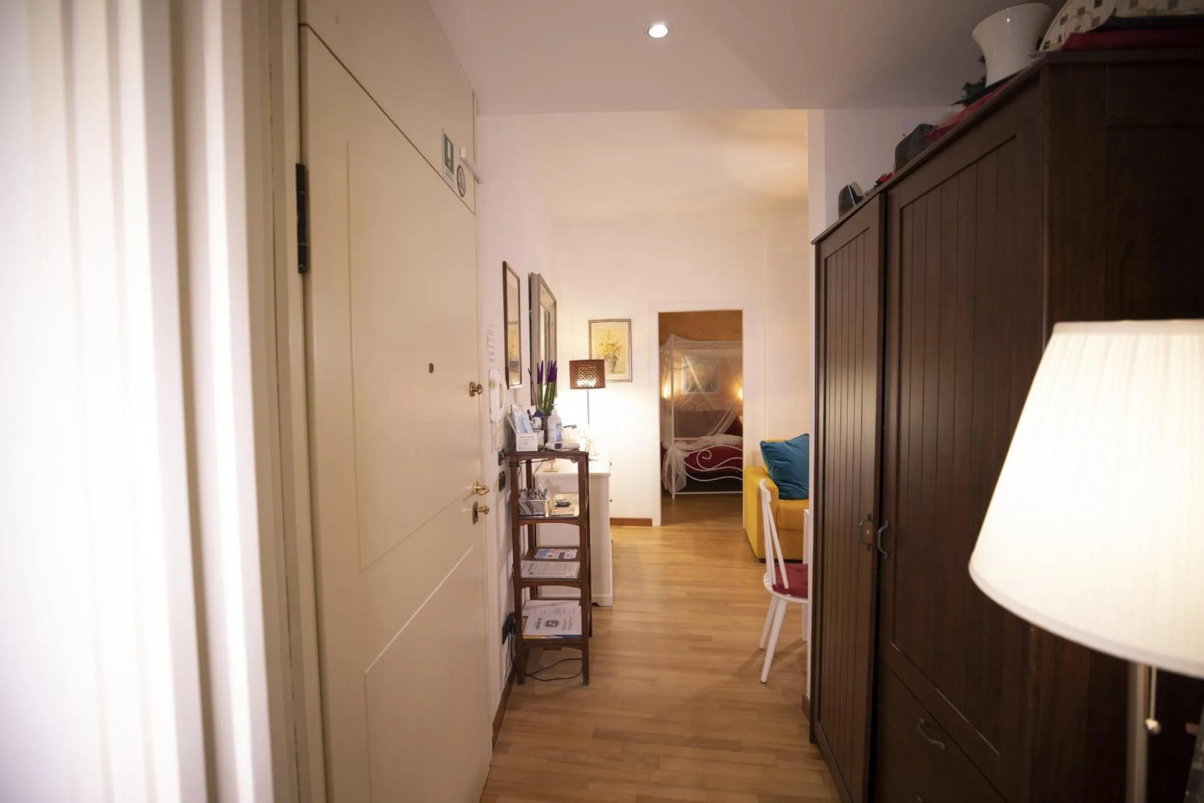 Other, Bed in Like Romeo Suites