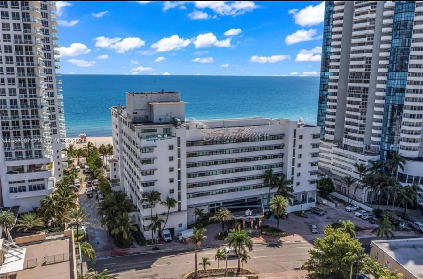 Property building in Oceanfront Studio Miami Beach