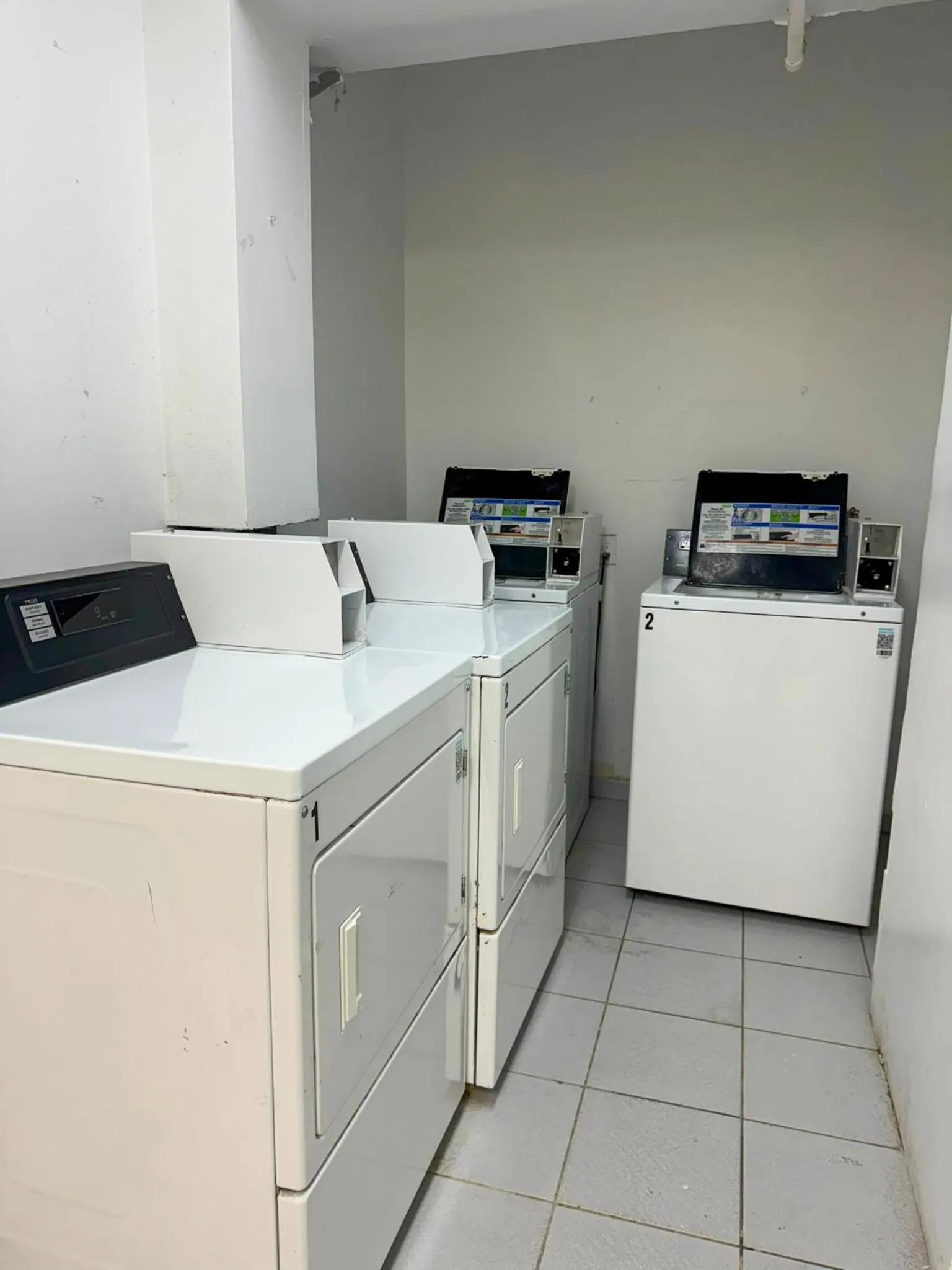 washing machine in Oceanfront Studio Miami Beach