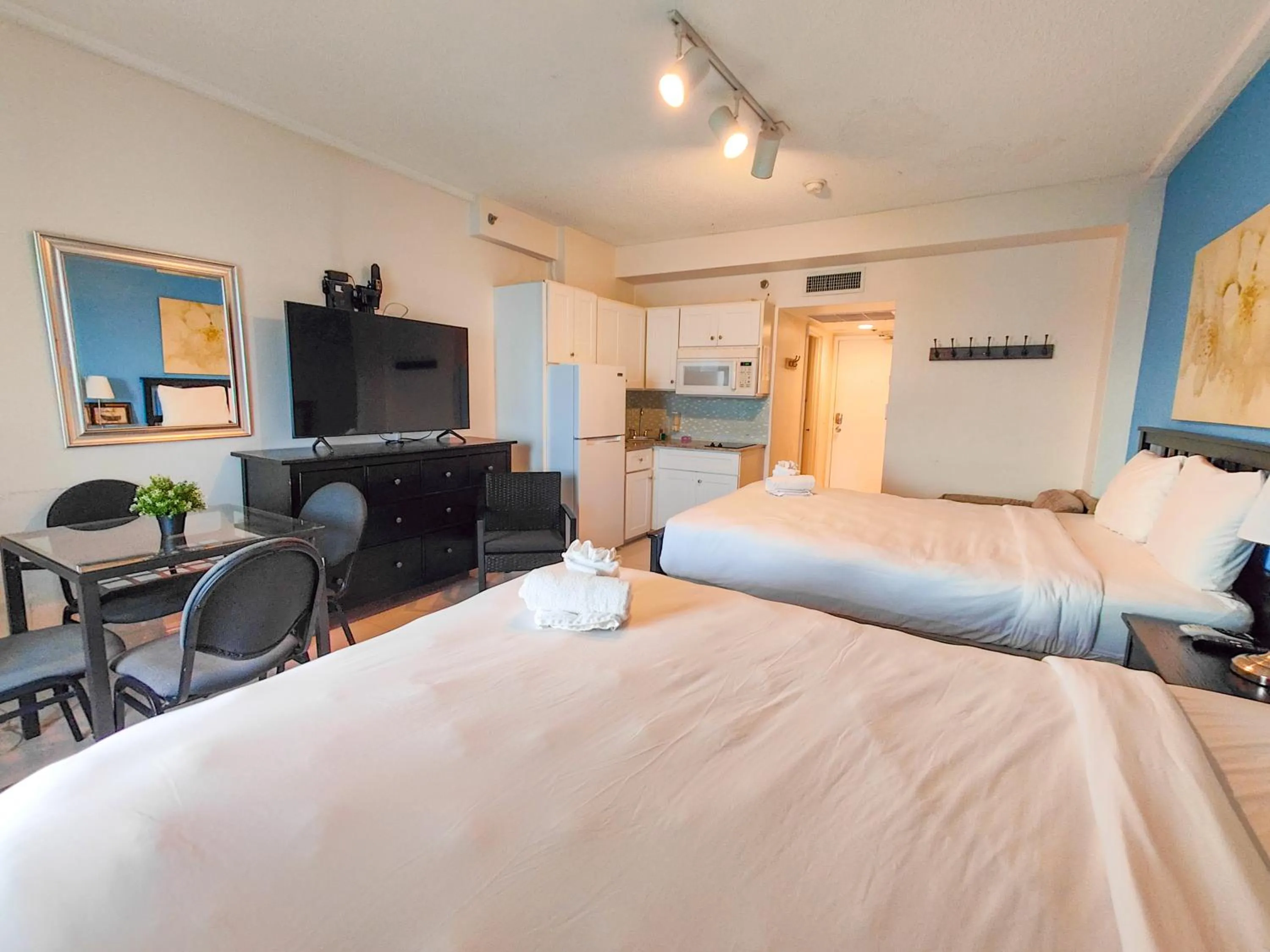 Bed in Oceanfront Studio Miami Beach