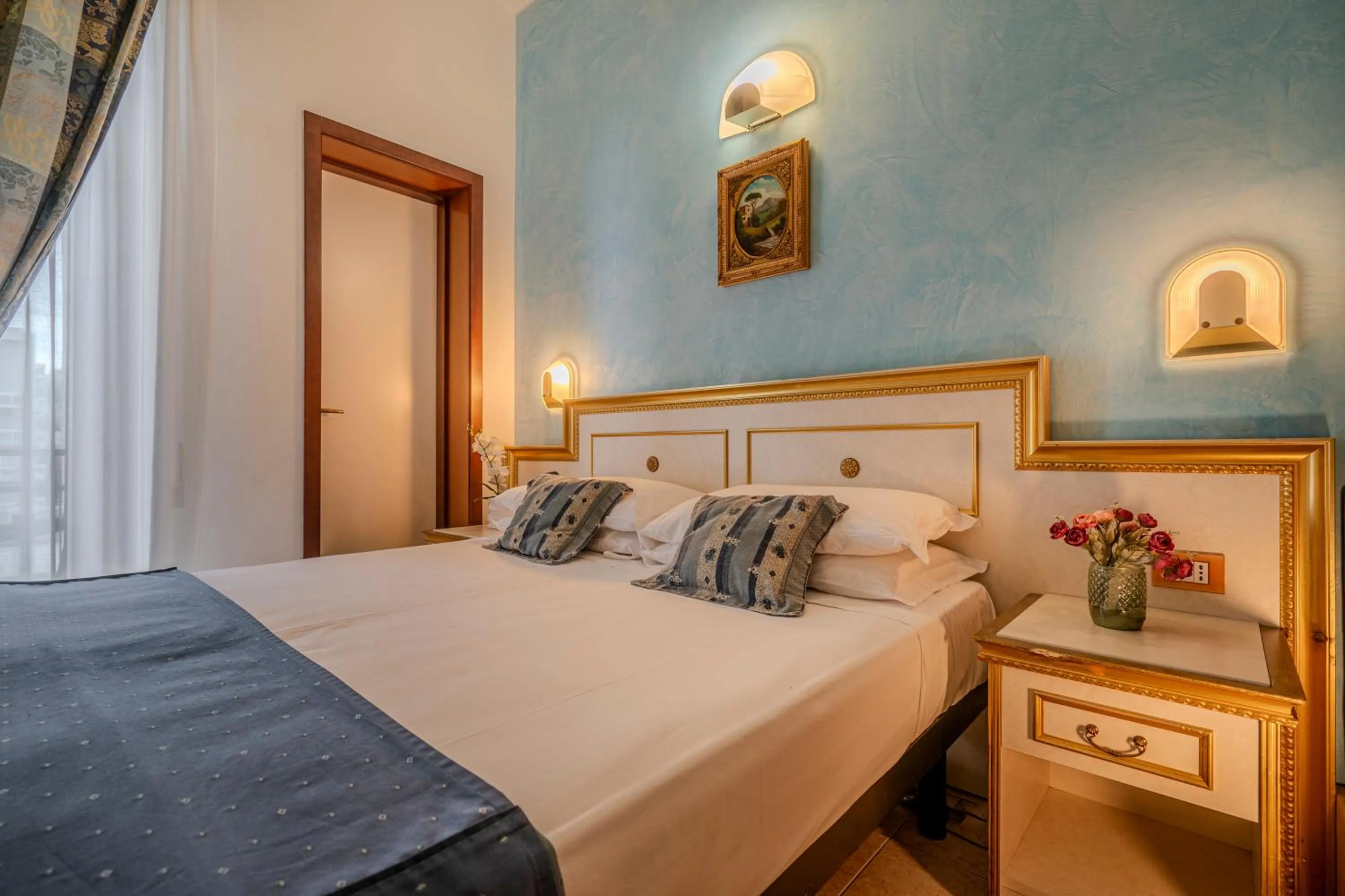 Bedroom, Bed in Hotel King