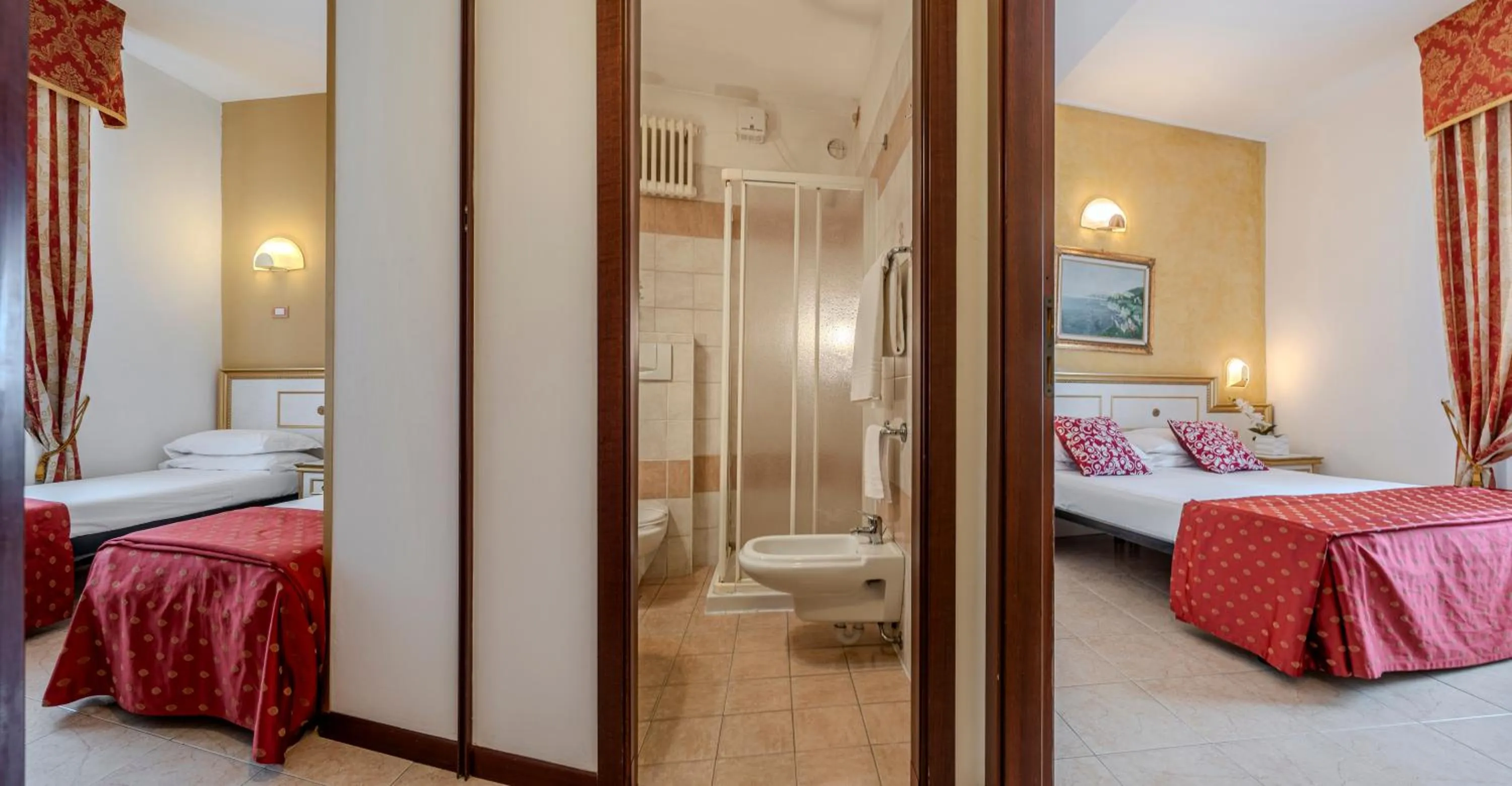 Photo of the whole room, Bed in Hotel King