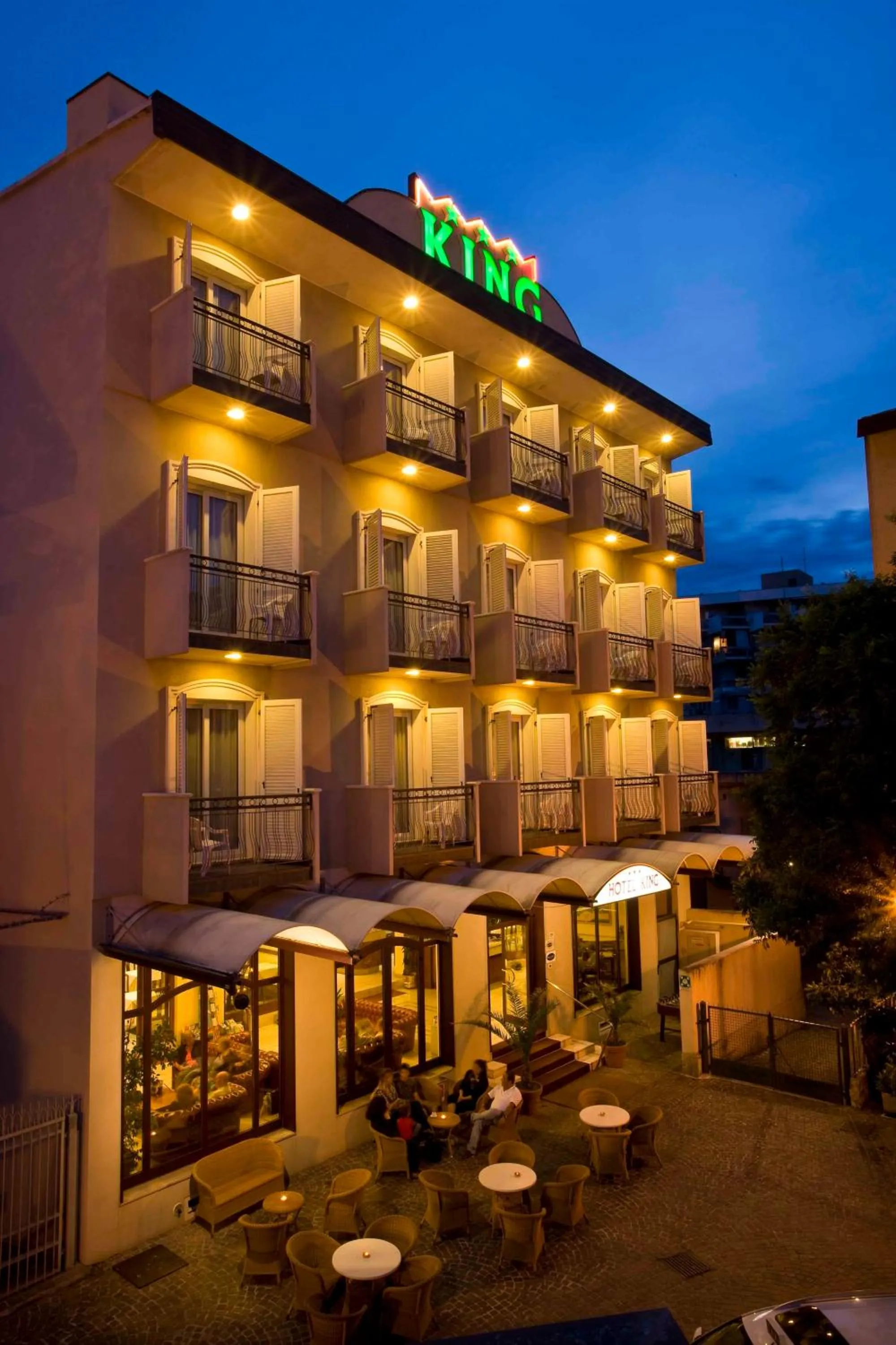 Facade/entrance in Hotel King