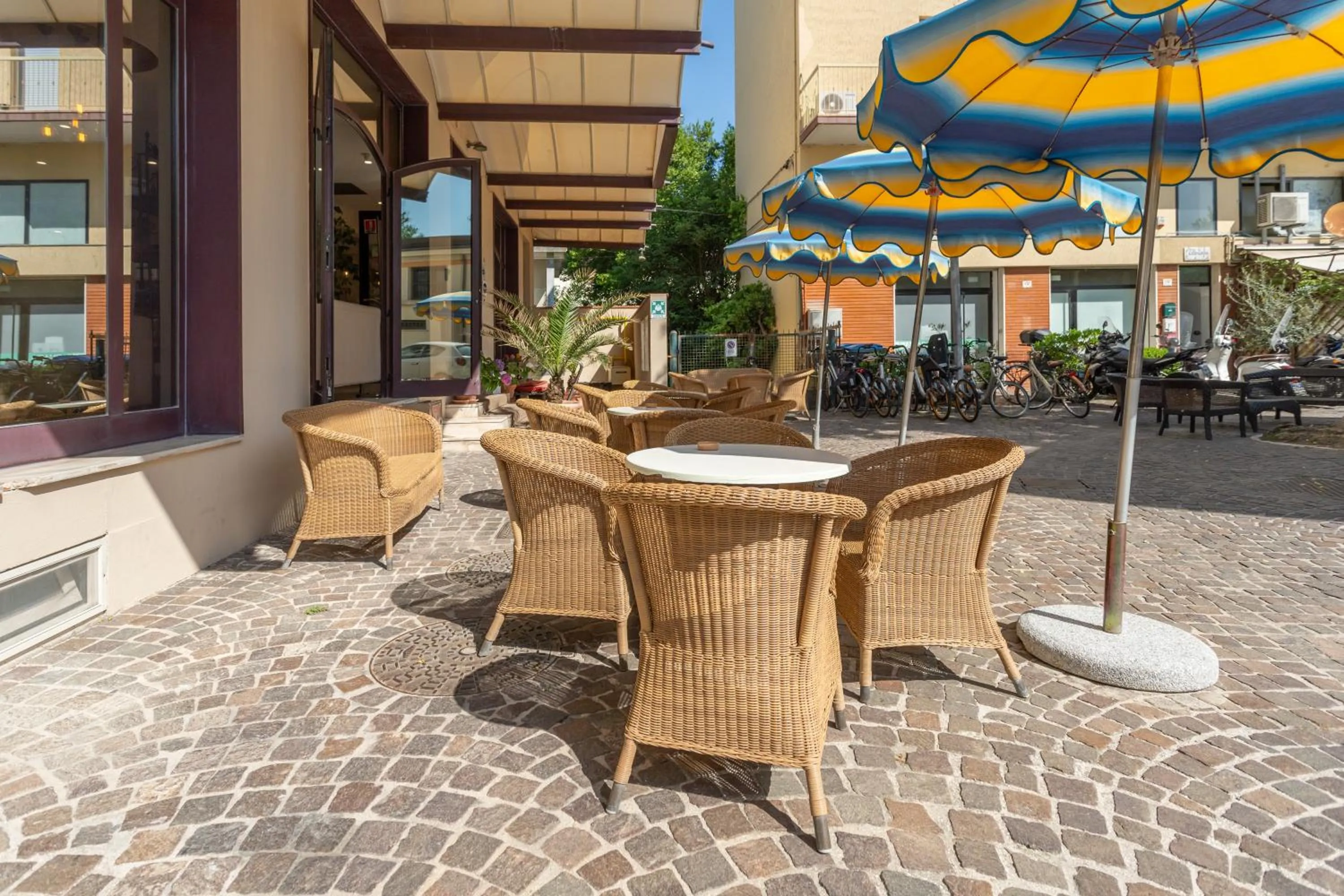 Facade/entrance in Hotel King