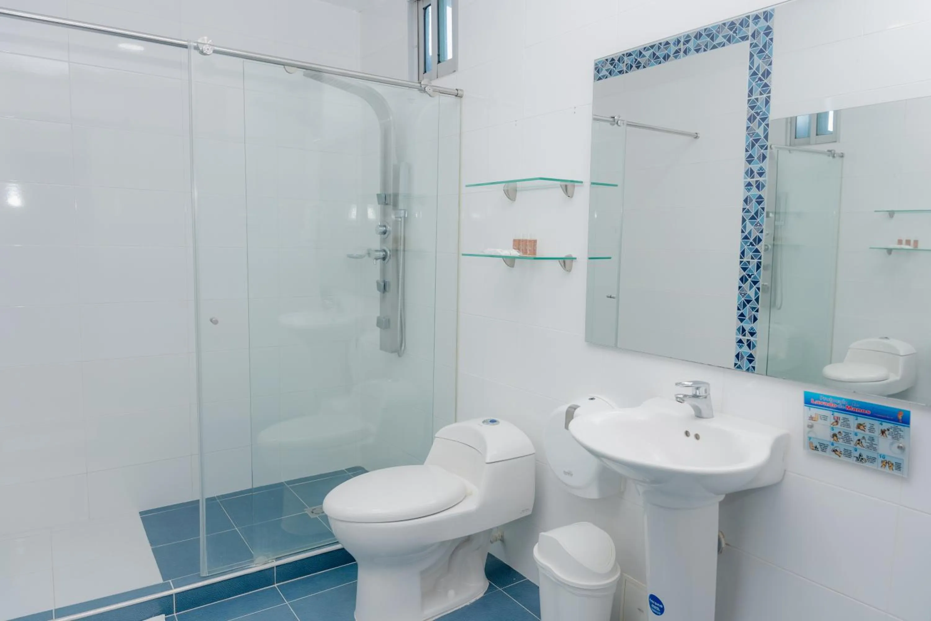 Bathroom in Hotel Aguamarina