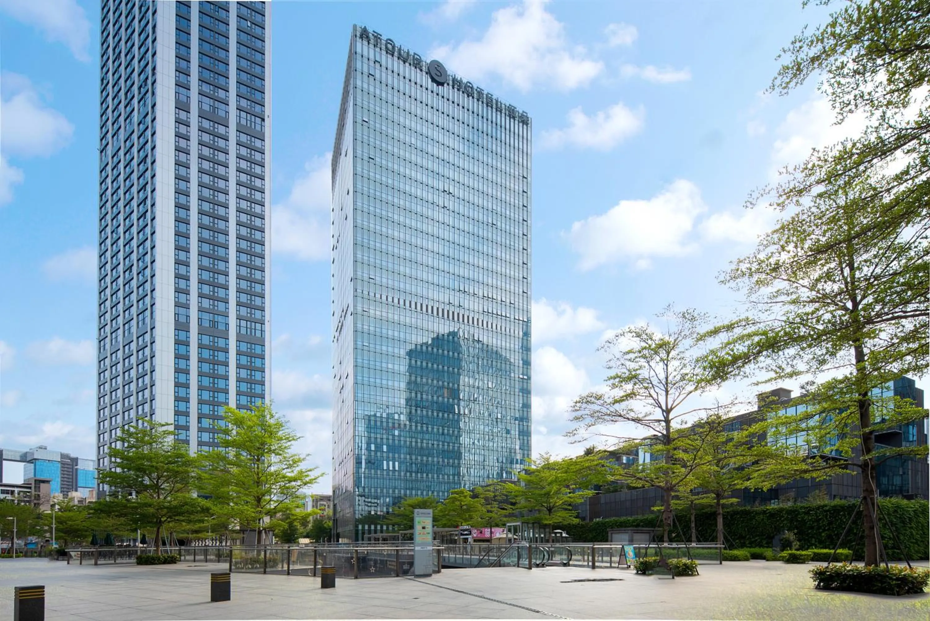 Property building in Atour S Hotel Shenzhen Nanshan Science and Technology Park Hi-Tech Centre
