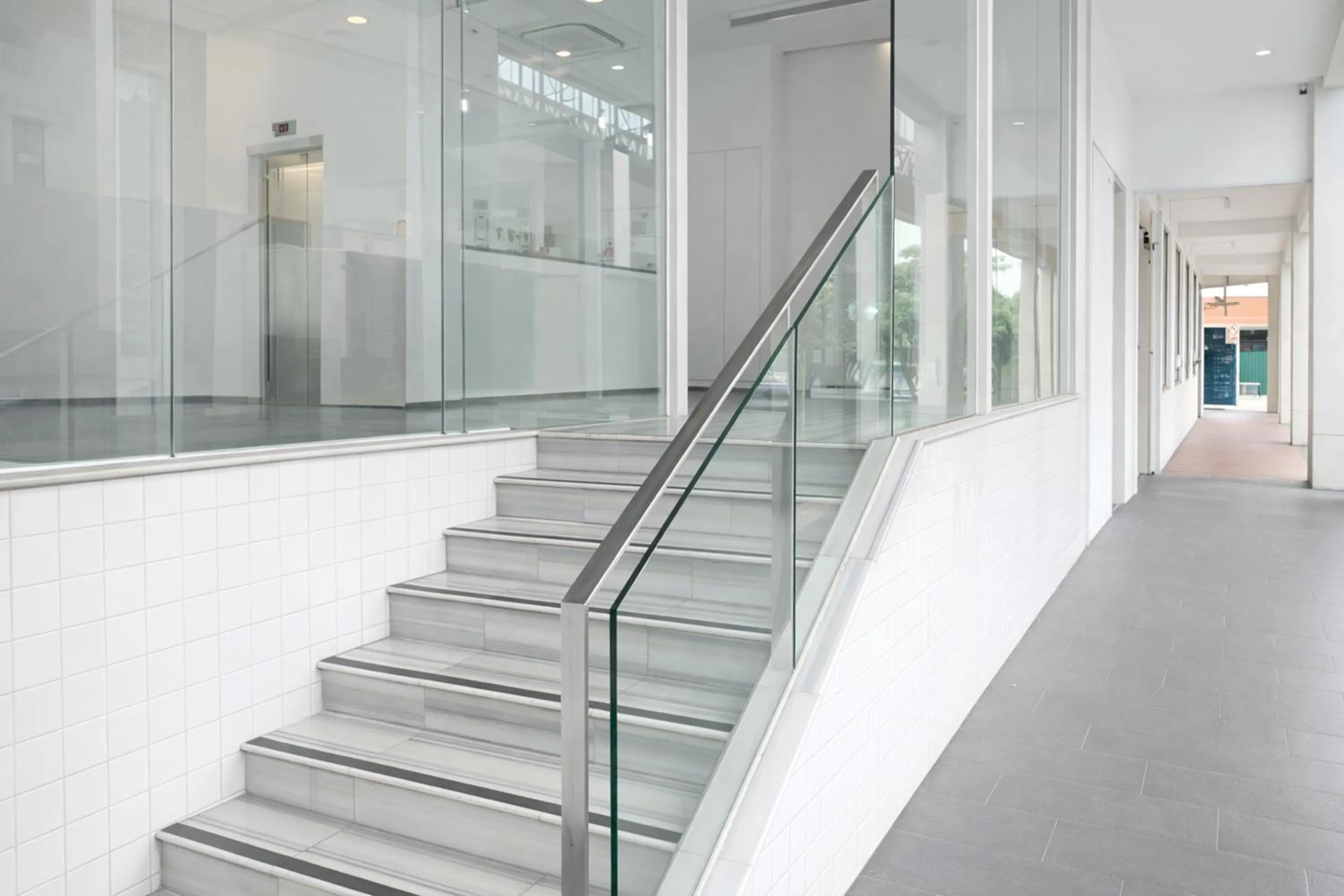 elevator in A Hotel Dickson