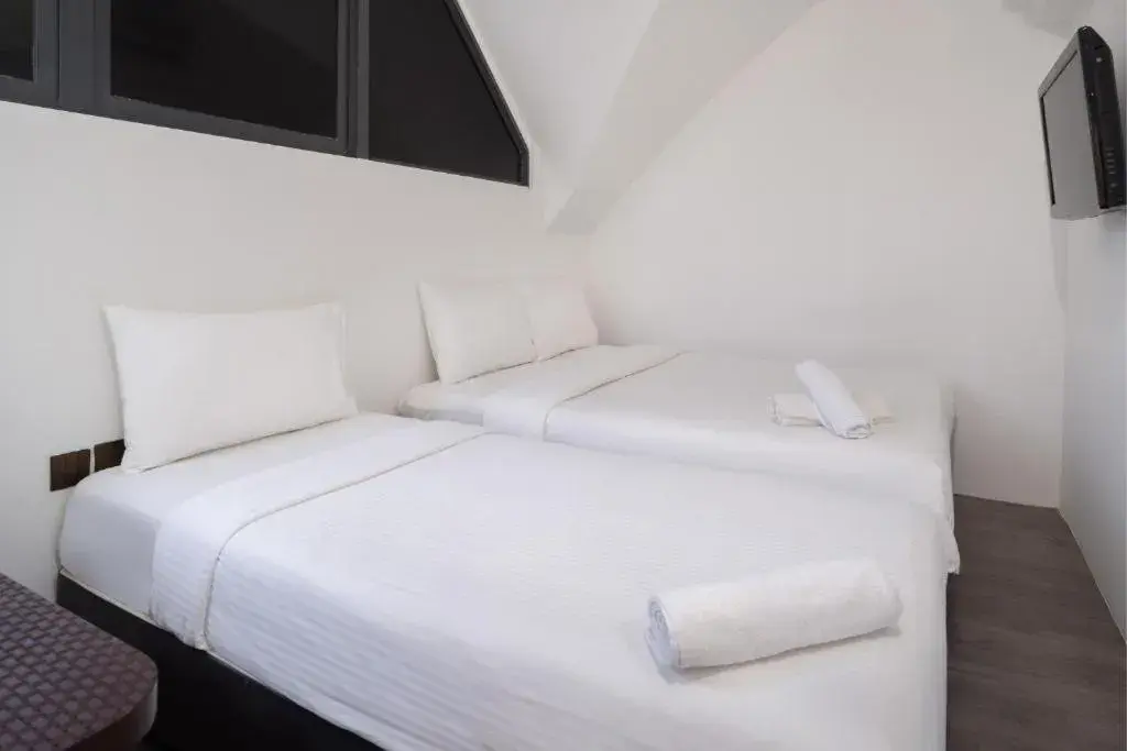 Bed in A Hotel Dickson Bed in A Hotel Dickson