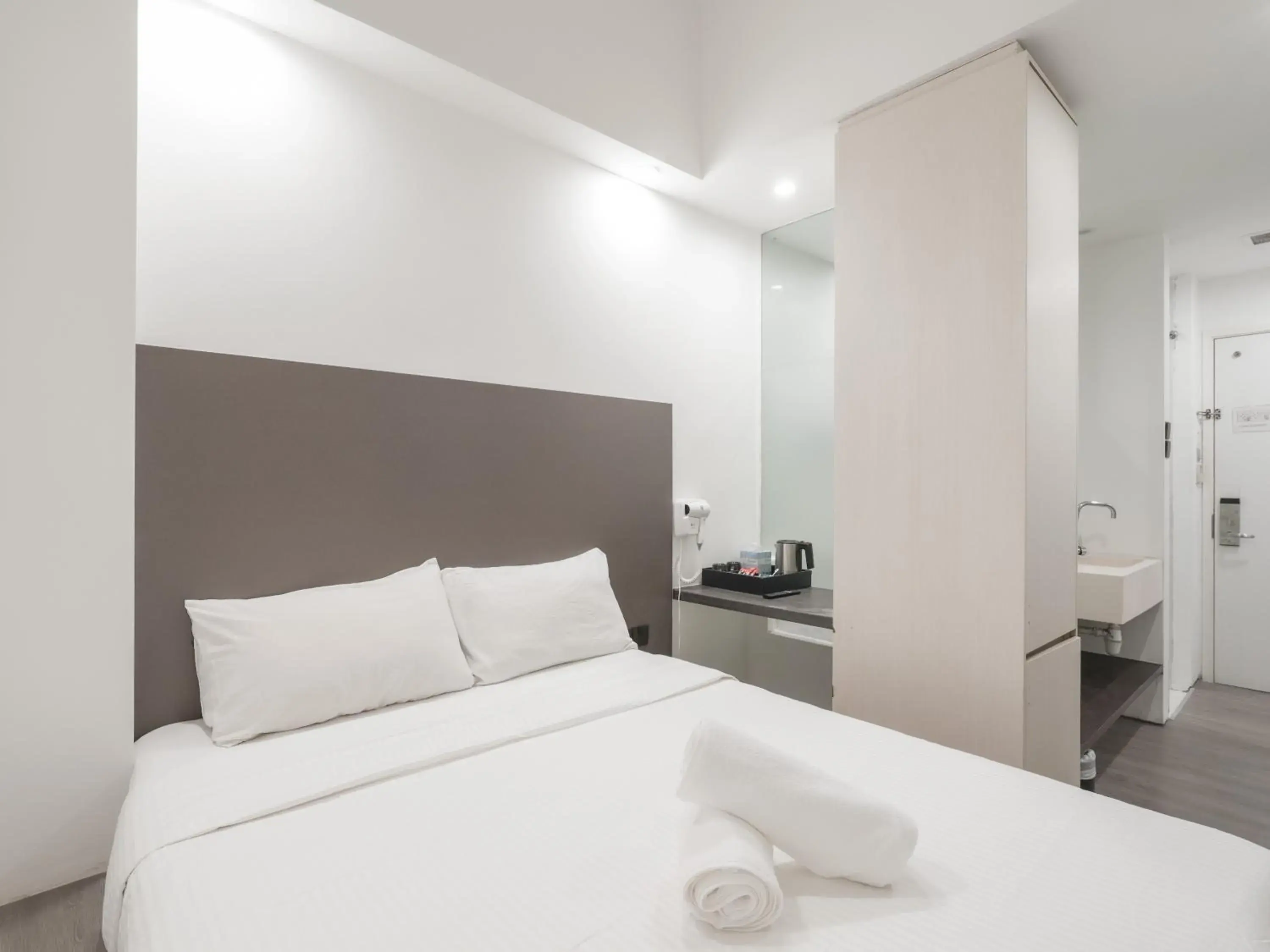 Bed in A Hotel Dickson Bed in A Hotel Dickson