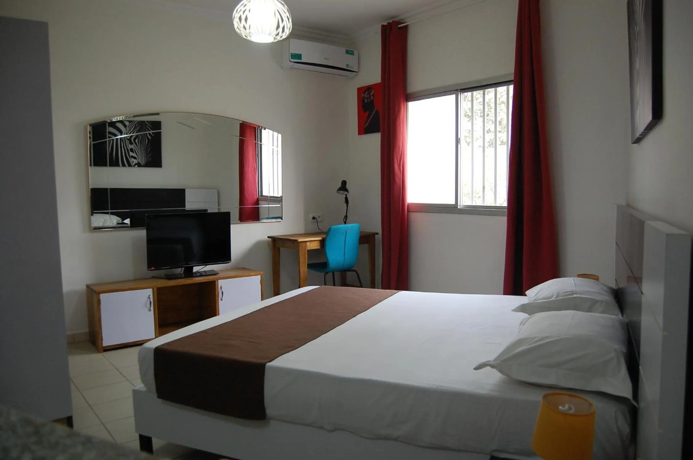 Photo of the whole room, Bed in Maison d'hôtes Opanoramic