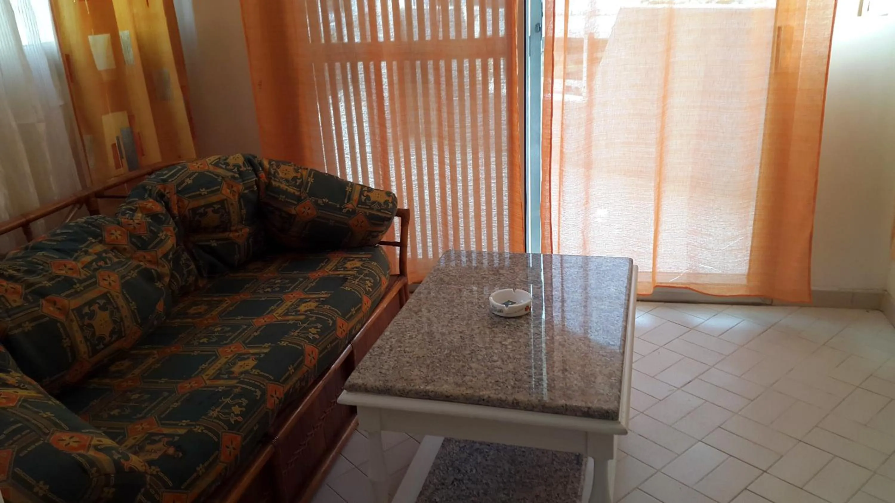 Seating area in Maison d'hôtes Opanoramic