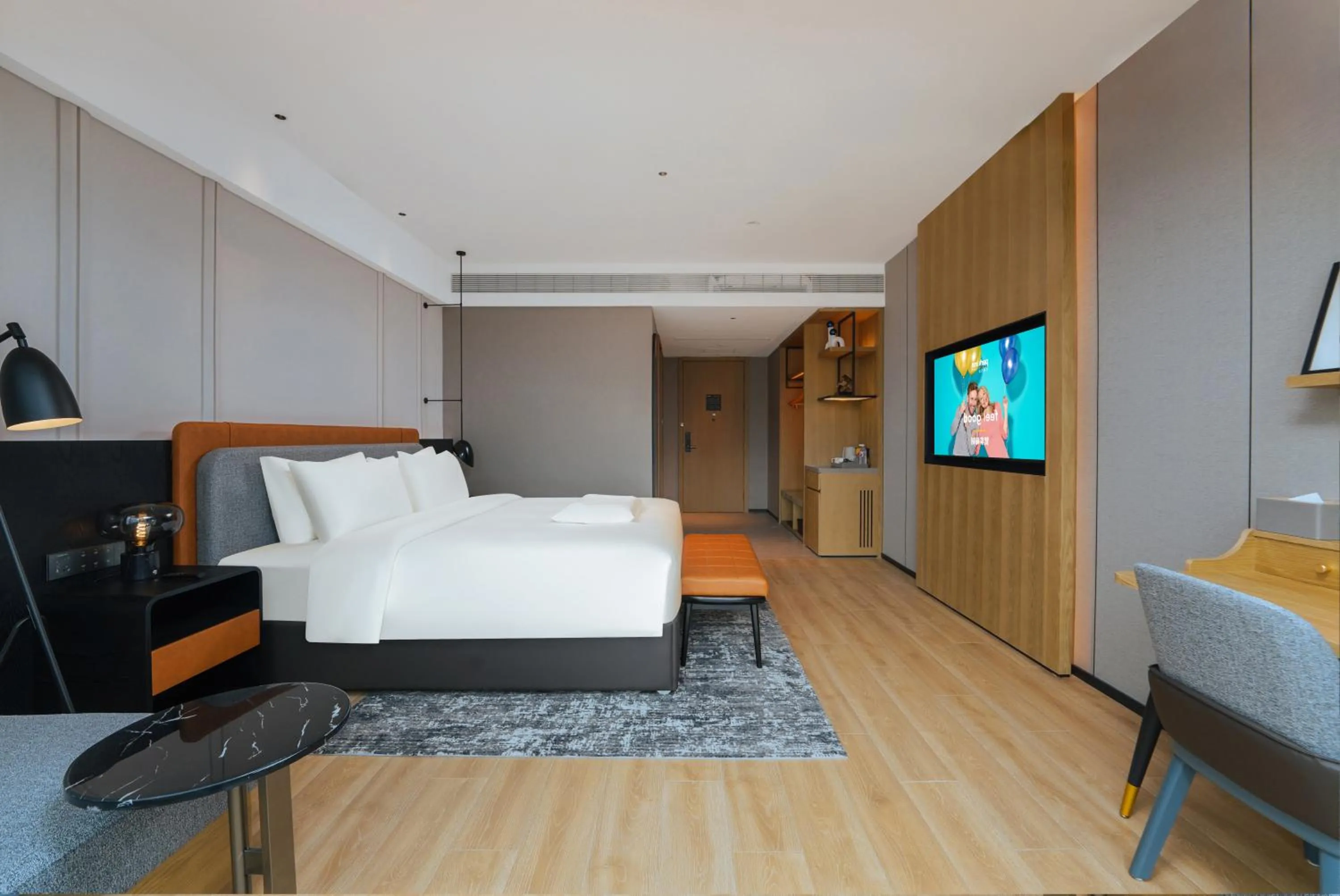 Photo of the whole room, Bed in Park Inn by Radisson Hangzhou Fuyang Wildlife