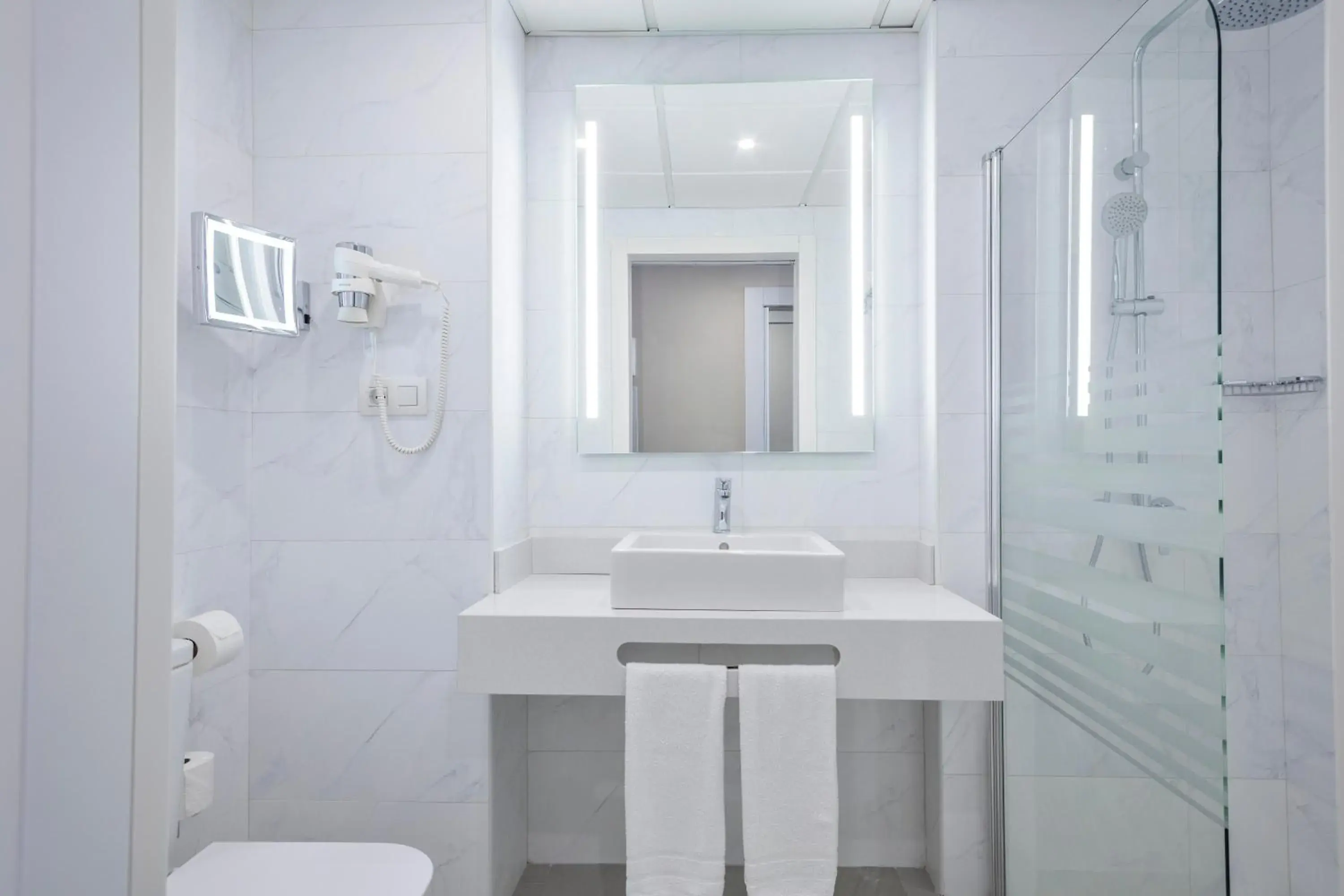 Bathroom in Hotel Best Mediterraneo Bathroom in Hotel Best Mediterraneo