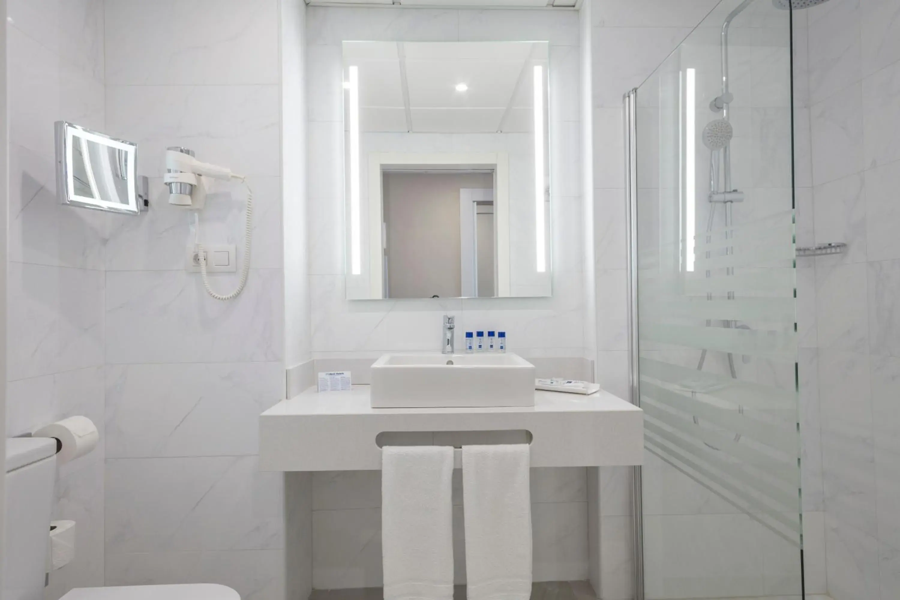 Bathroom in Hotel Best Mediterraneo Bathroom in Hotel Best Mediterraneo