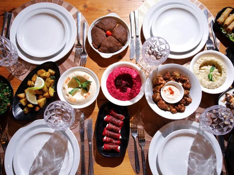 Restaurant/places to eat in Deir Al Oumara