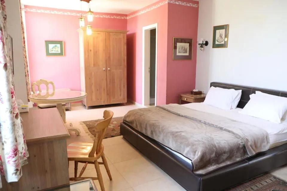 Bed in Deir Al Oumara