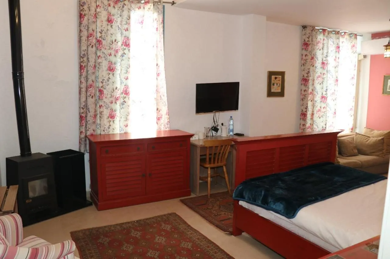 Bed in Deir Al Oumara